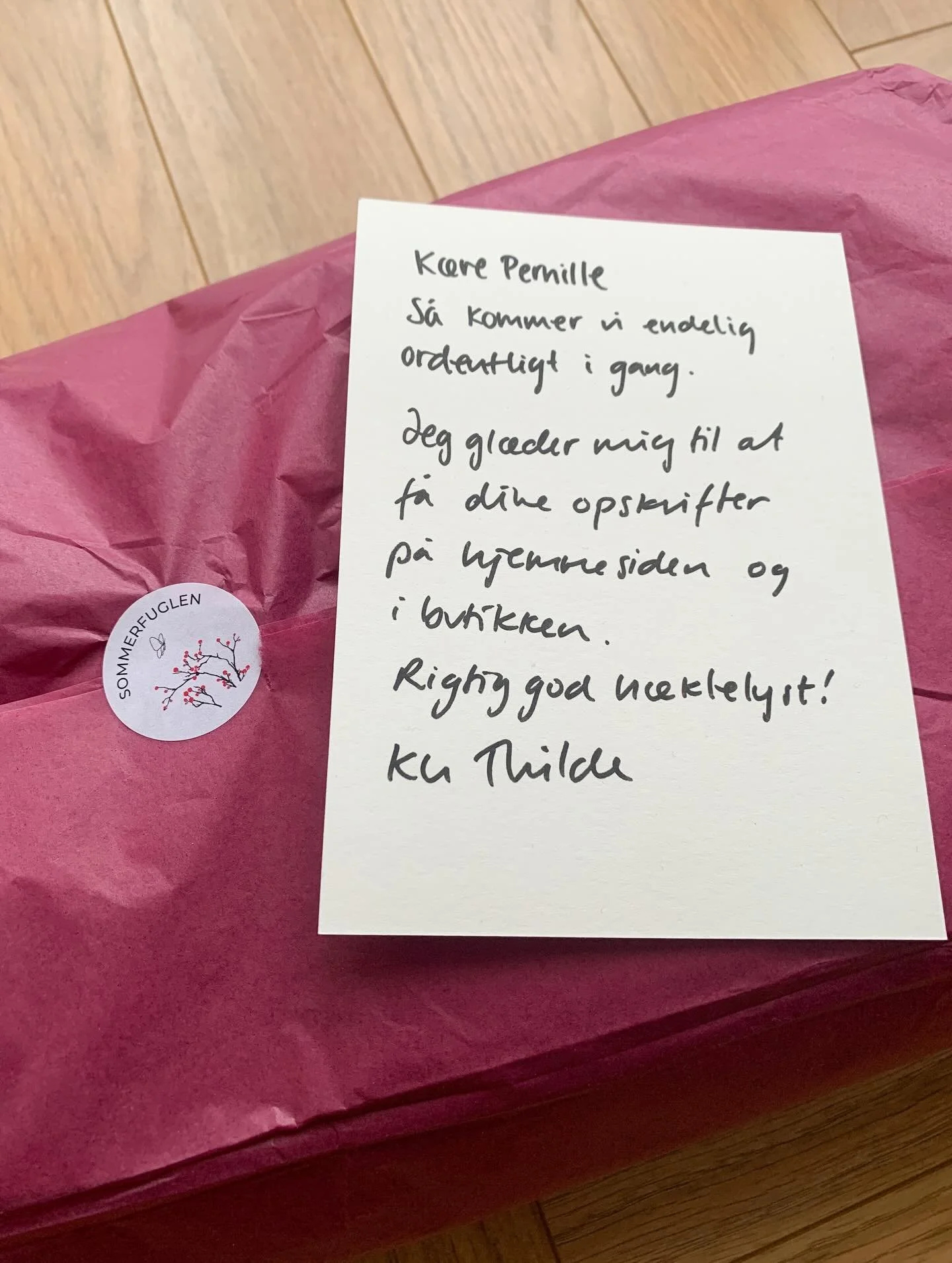 &ldquo;Reklame&rdquo;
 
Har lige f&aring;et tilsendt dette l&aelig;kre Isager og LANG yarns garn, hele molevitten sponsoreret af garnforretning @sommerfuglen.dk 

Til dig der ikke kender @sommerfuglen.dk er det en super sk&oslash;n garn-og meget mere