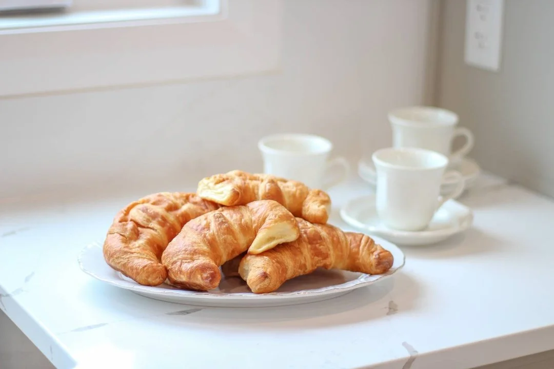 A slow Tuesday, in a beautiful space, after a long weekend.
Feeling extra thankful this year for quality time spent with family and friends. Gratitude always looks best with a side of coffee and croissants… and leftover turkey