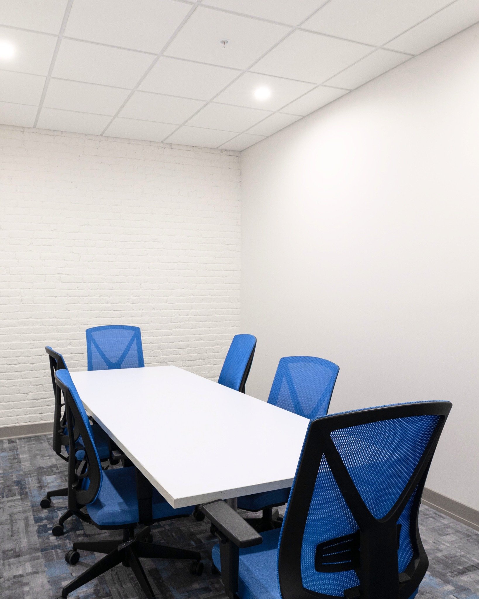 Need a quiet place to meet or focus? 

Our community room features a dedicated conference space that residents can easily reserve &mdash; perfect for work calls, team meetings, or study sessions. Flexible, convenient, and only at Flanigan Square Loft