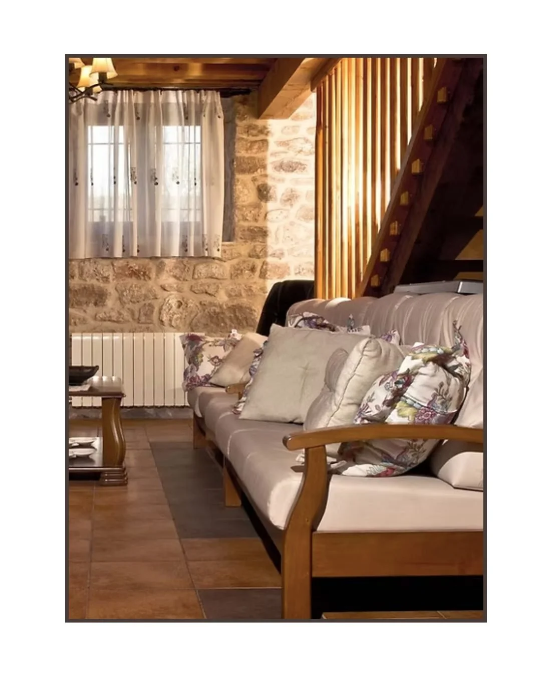 🚗 Escapada rural cerca de Burgos capital
A pocos minutos de Burgos, Casa Rural Los Cazillos en Masa es ideal para una escapada de fin de semana sin largos desplazamientos.
Desconecta, respira aire puro y vuelve con la energ&iacute;a que solo el turi