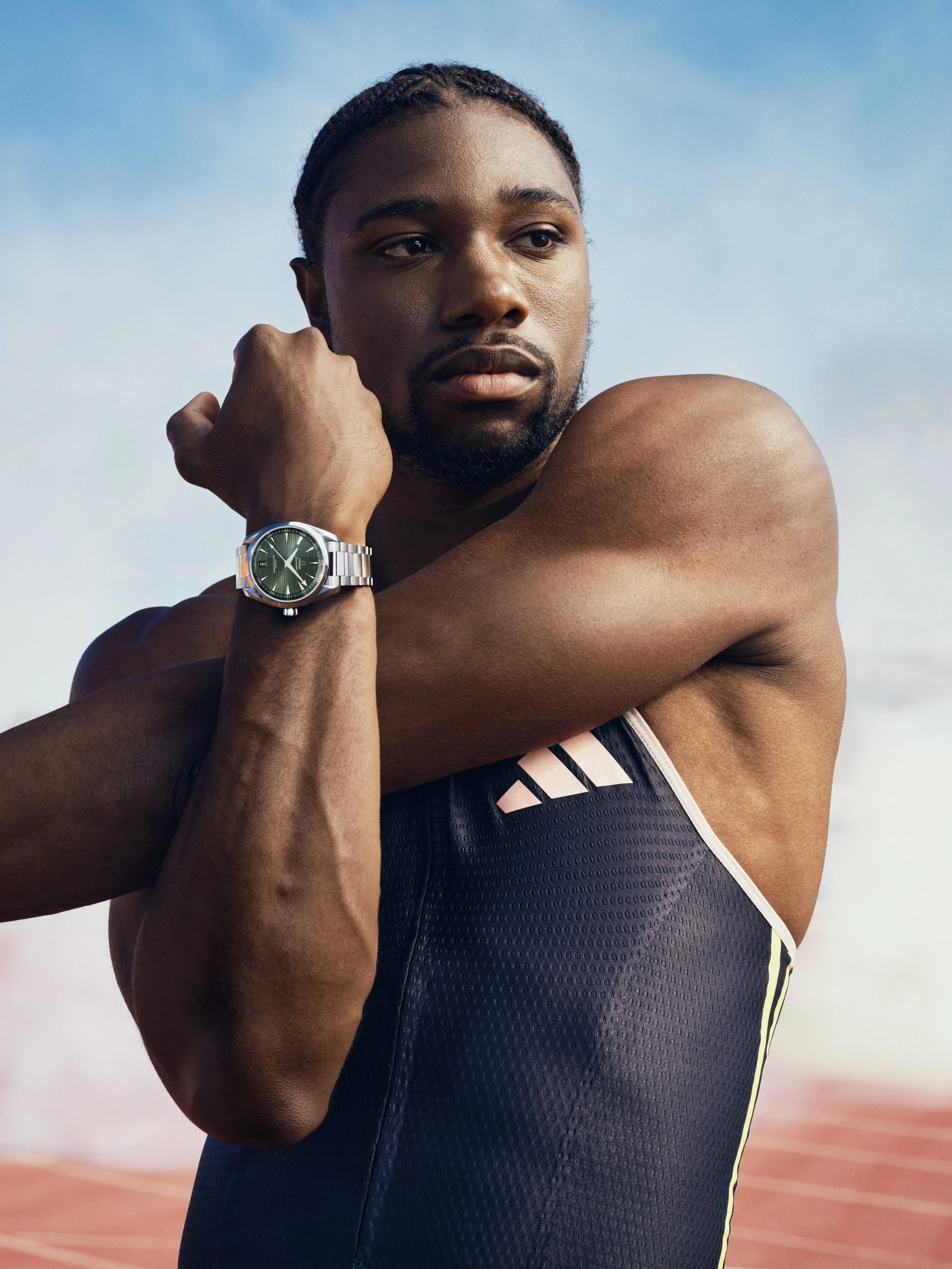 SE_DiamondLeague24_SecondaryVisual_StretchingFront_RGB .jpg