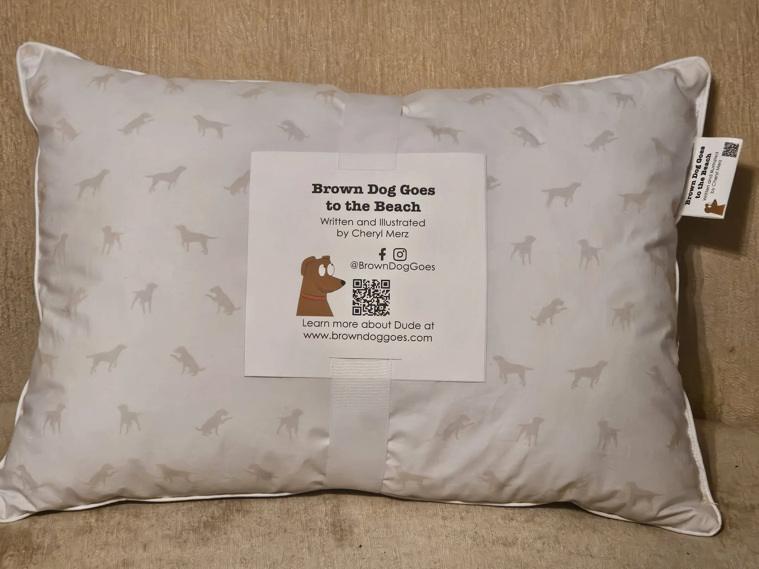 Travel Pillow with Ribbon Packaging and Logo Label, 3/2026