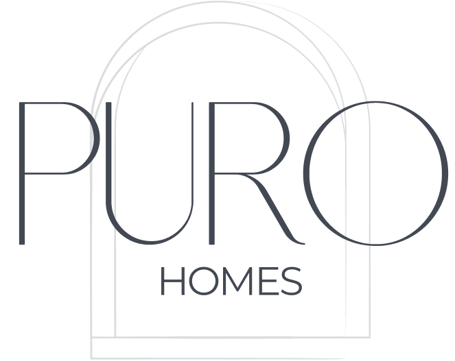 Logotipo de 'Puro Homes' con líneas delgadas y forma de casa en un diseño minimalista y elegante.