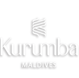 Logo de Kurumba Maldives avec texte et symbole