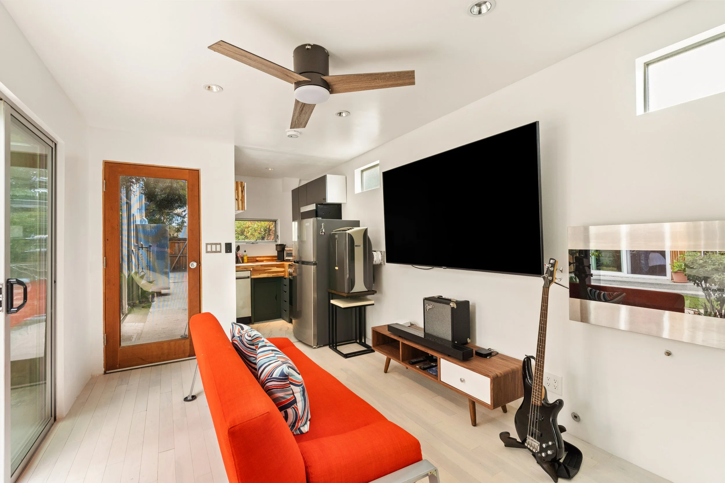 25-8885-carson-st_044.jpg