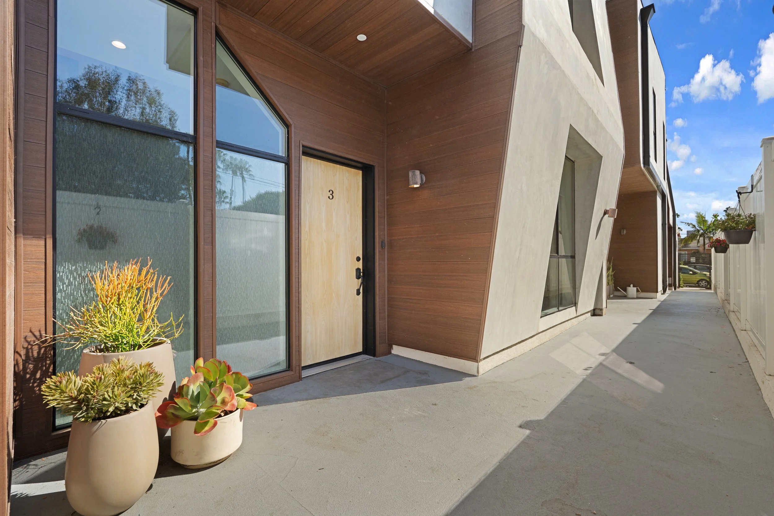 02-3961-tilden-ave_002.jpg