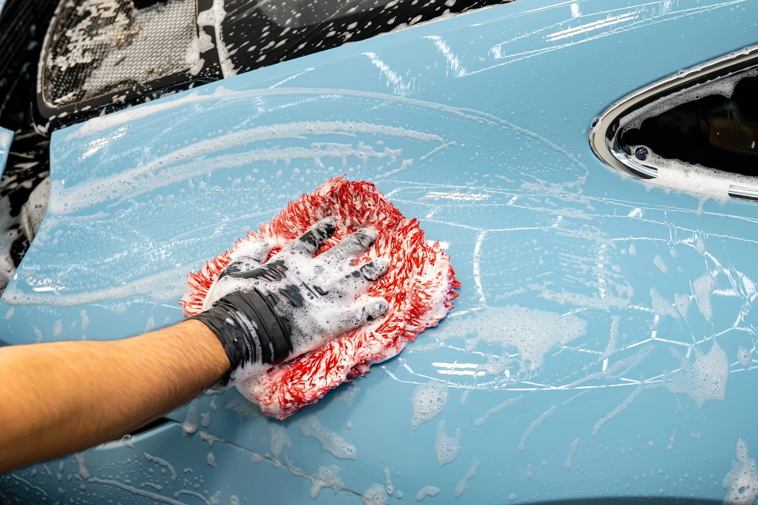 Exterior car detailing and hand wash service in Waterloo Ontario by ZAutoCare