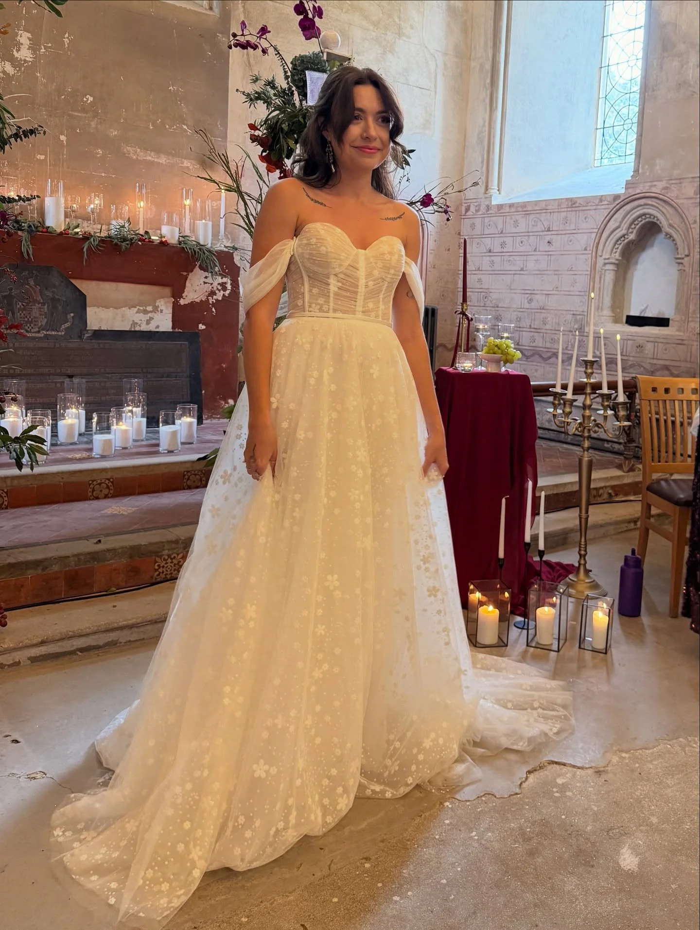It was a full circle moment for me π€ Last year I modelled @velvetqueenbridalshop dresses (see last photo) & this year I did the makeup on 
@jasmine_shareen 
@luciaoliviasings 
@georgiamdeb 
The brief was pink …. I created some soft pink