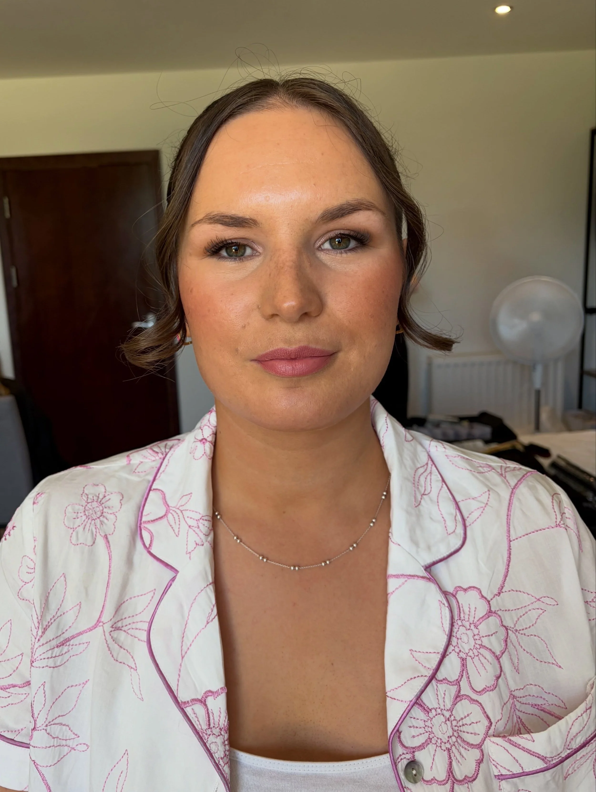 Saturdays bridal party 🎀🩷 was all about fresh glowy skin! It&rsquo;s giving summer &amp; im obsessed 

Working with the lovely @jo_frankhammua 

#bridalmua #mua #hampshiremua #hampshirebride