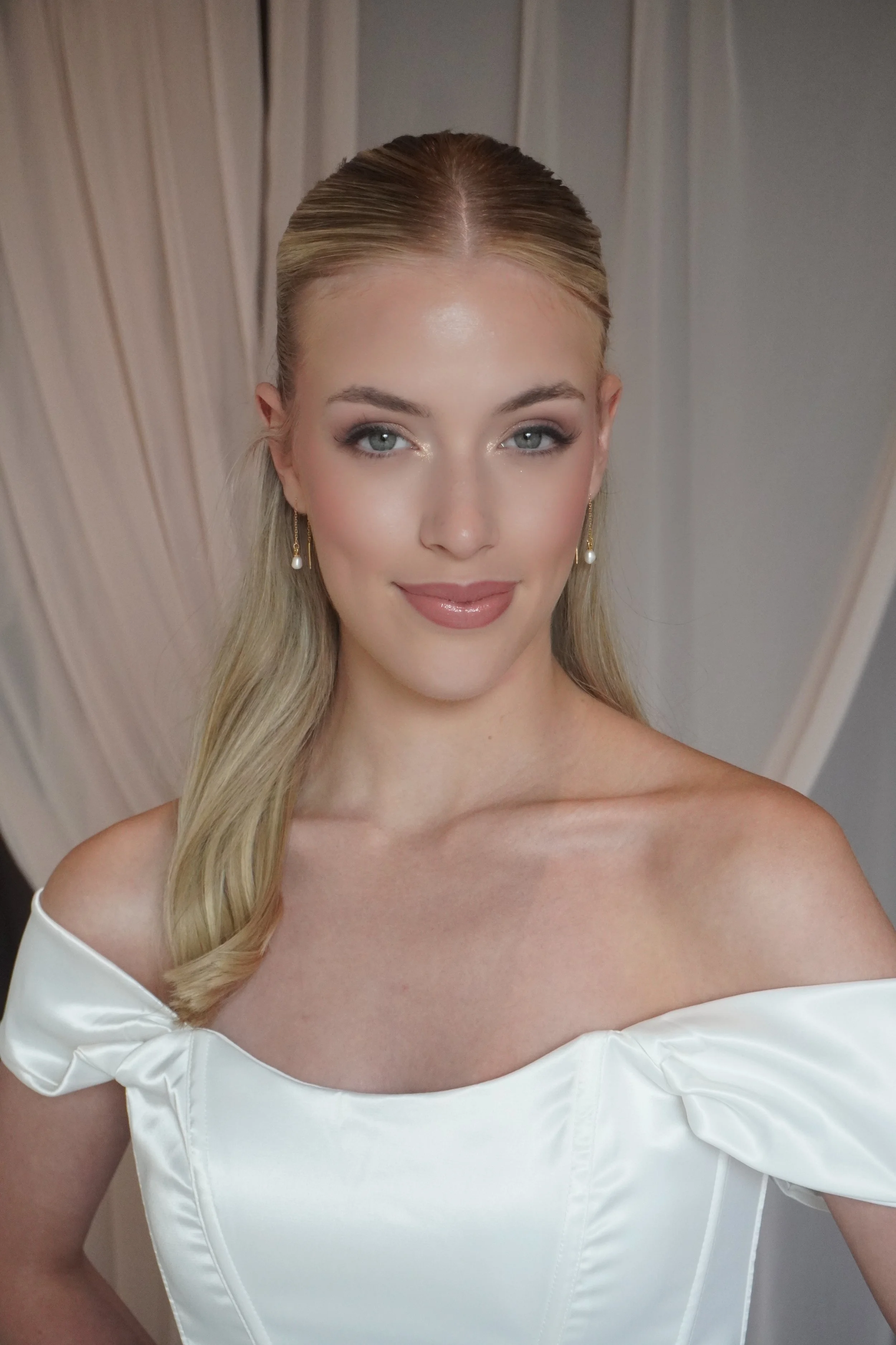 bride soft glam on her wedding day in hampshire