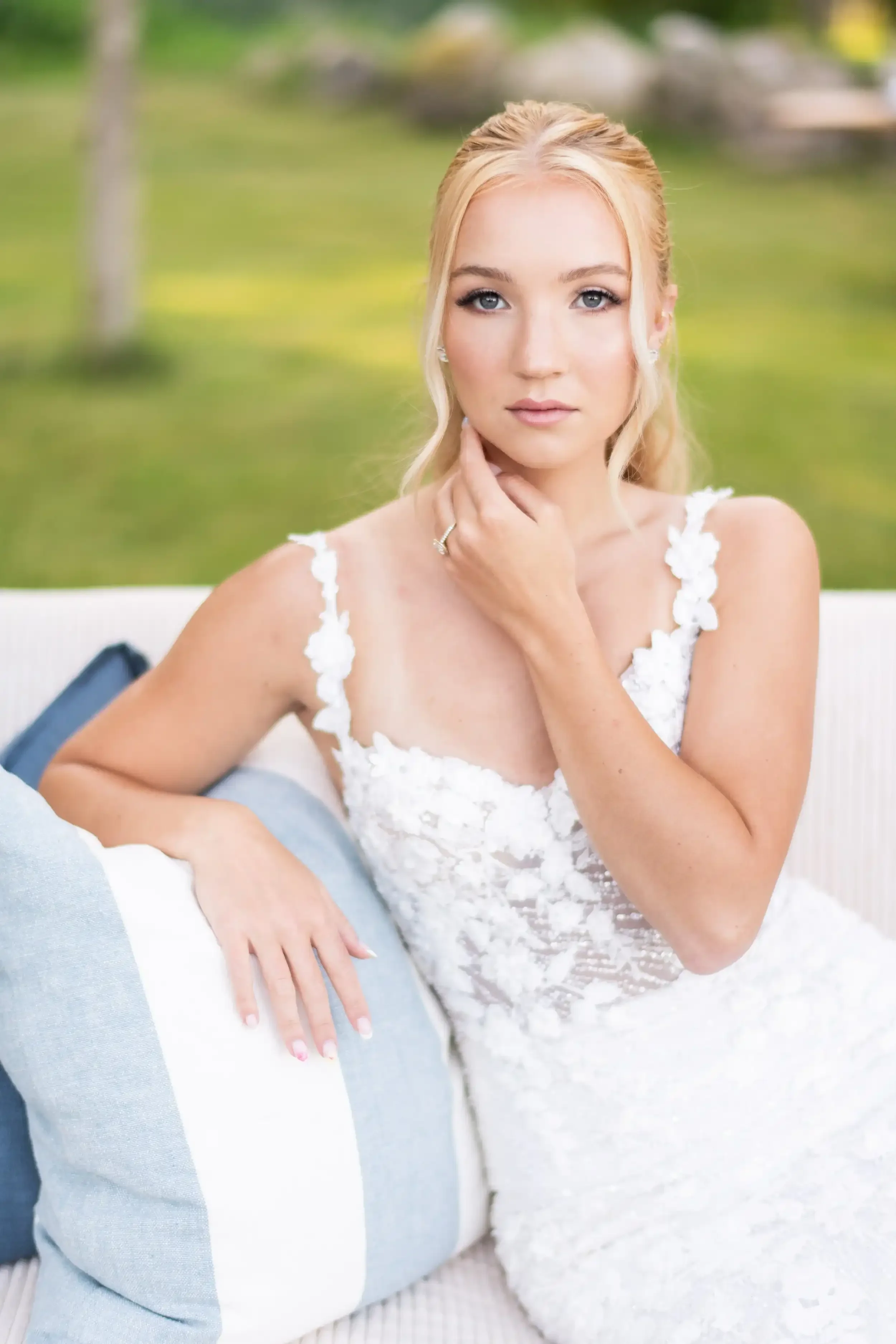 What is the difference between neutral and natural bridal makeup?