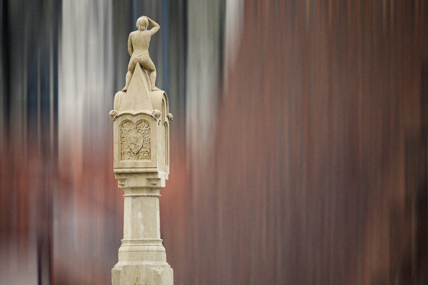 Regensburg Bruckmandl Abstrakt