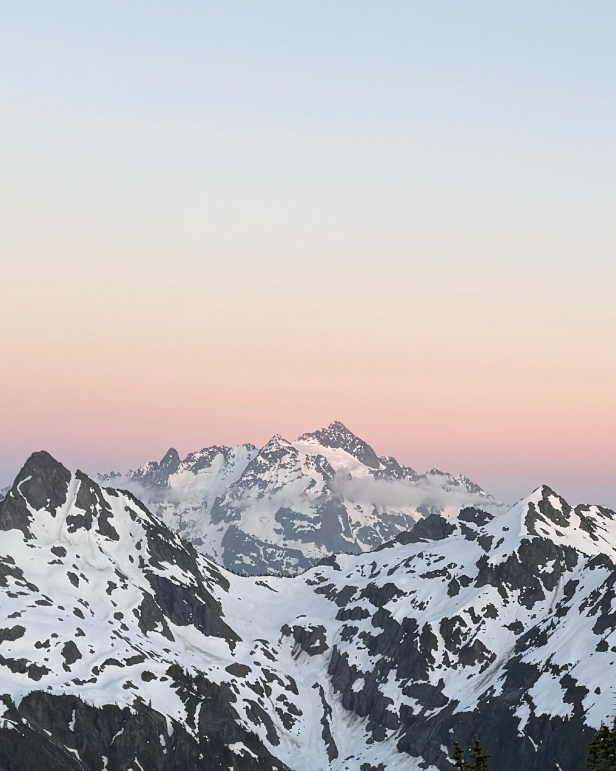 Celebrate every summit🍸🌸🏔️