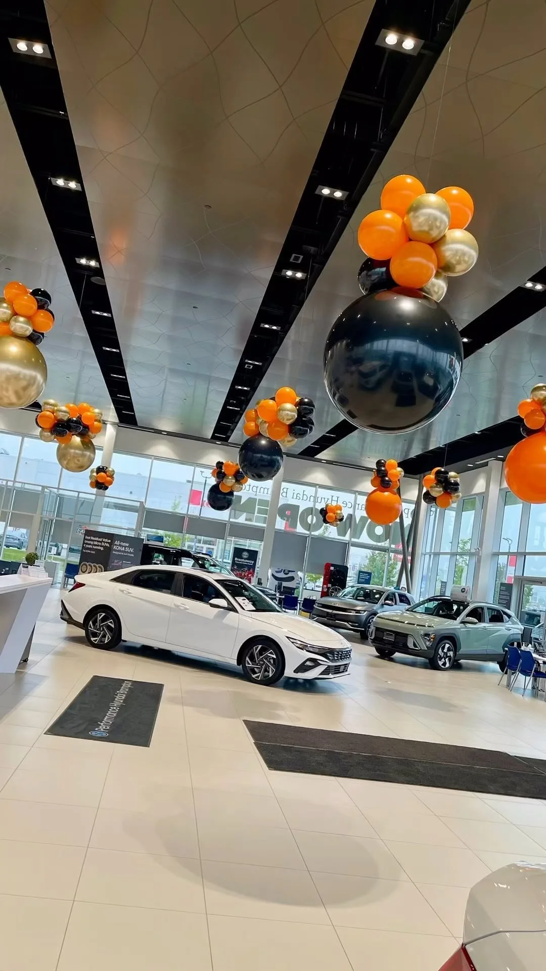 Corporate Display   Elegant seasonal balloon hanging clusters