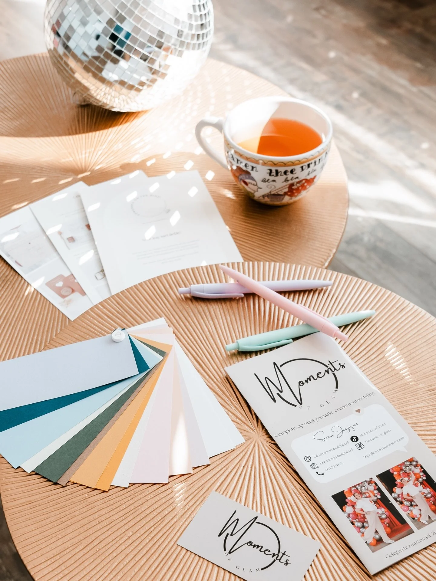 Hoe leuk zijn detailshots? 😍 

Tijdens de brandingshoot voor @moments_of_glam heb ik deze mooie detailshots geschoten. Ideaal om te laten zien wat je aanbiedt: denk aan kleurstalen, decoratie of je brandingmateriaal. Perfect om jouw aanbod zichtbaar