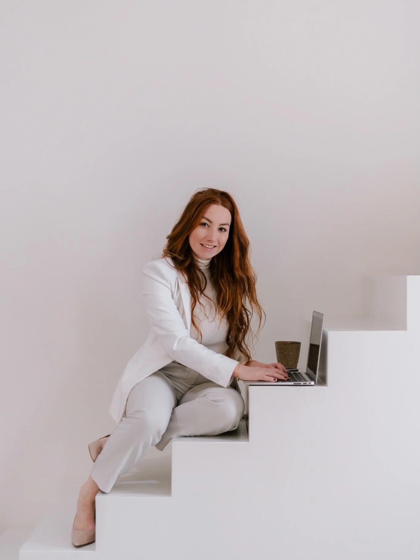 Een brandingshoot: Jouw merk, jouw verhaal, jouw uitstraling! ✨

Een brandingshoot laat zien wie jij bent achter je onderneming. Puur en professioneel. Tijdens een brandingshoot begeleid ik je van begin tot eind. Ik zorg dat je beelden ontvangt waar 