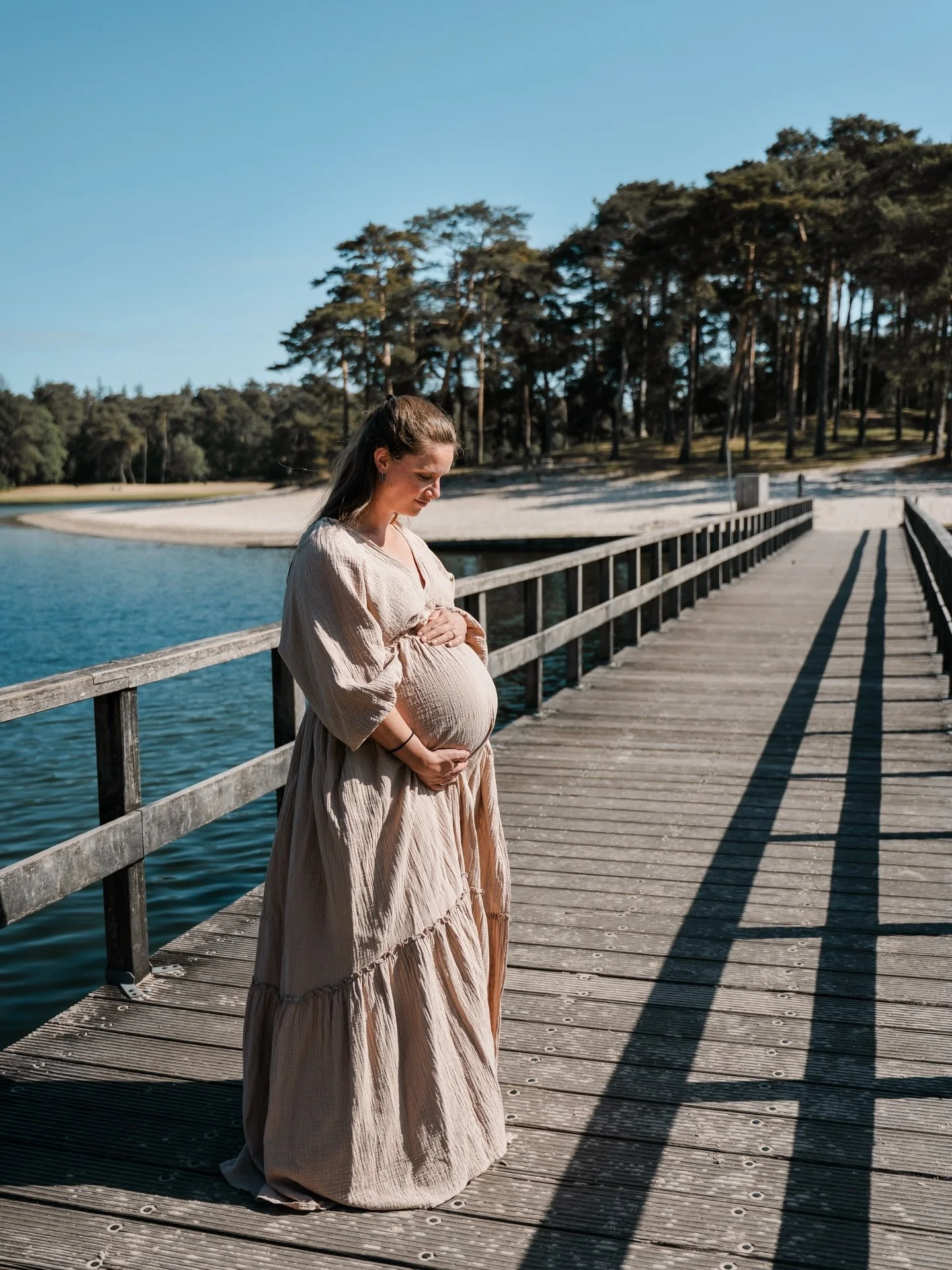 Happy Sunday 💛☀️

Op deze zonnige zondag deel ik deze prachtige zwangerschapsshoot met jullie! Alweer bijna een jaar geleden dat ik lieve Lisa vast mocht leggen. 

Over haar zwangerschapsshoot zei ze: &ldquo;Een gezellige en ontspannen zwangerschaps