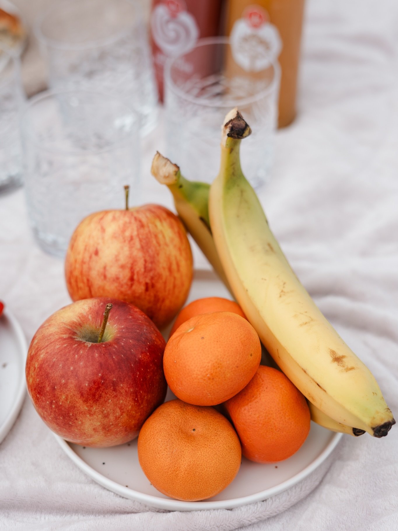 Picknick shoot 🧺🍓🥐🍩🍌☀️🍎🤍😍✨

Vind jij deze setting nou ook zo leuk en zie jij jezelf hier zitten met je gezin? Ik verzorg de picknick en het enige wat jullie hoeven te doen is genieten met elkaar. Stuur een berichtje voor meer informatie of om
