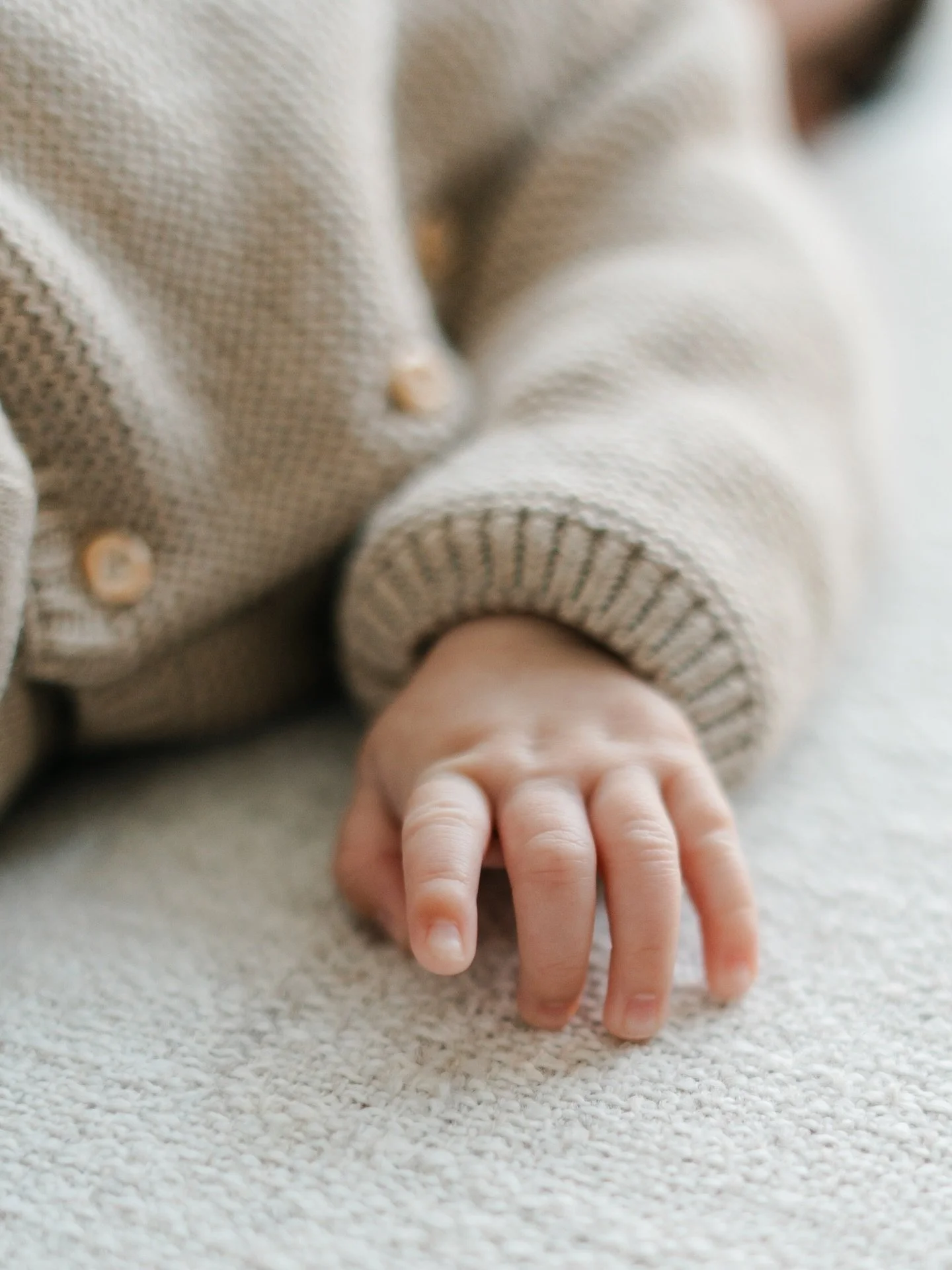 De newborn fase vliegt voorbij. Juist daarom is het zo ontzettend waardevol om deze tijd vast te leggen! 💛

Wist je dat als je een zwangerschap en een newbornshoot boekt je 10% korting krijgt? Stuur een DM voor meer informatie of om een shoot te boe