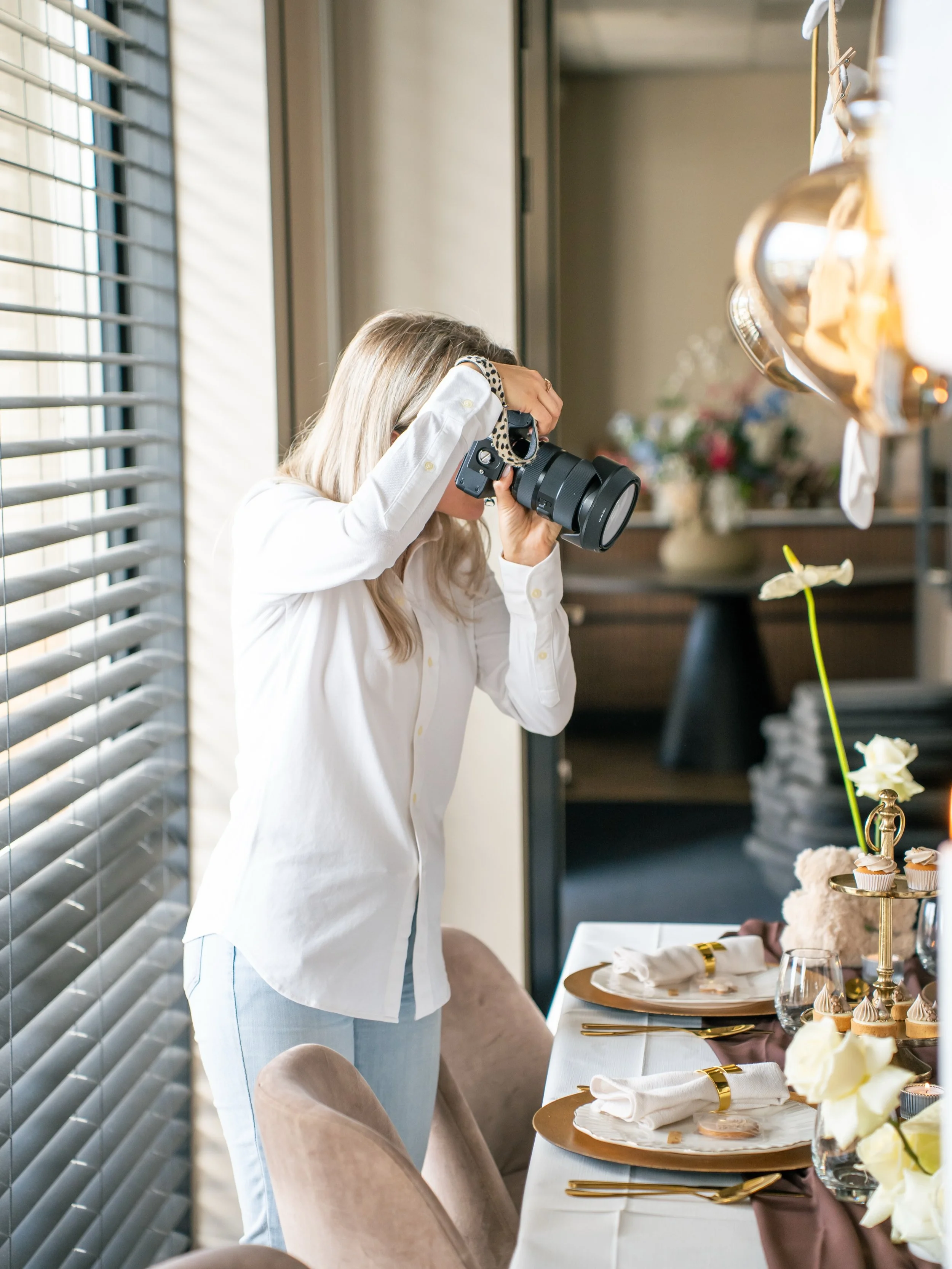 Tijdens de styled shoot eind maart zijn er ook wat leuke beelden van mij gemaakt voor @michaelachterberg 

De laatste beelden ben ik aan het editen en de behind the scenes video&rsquo;s zijn ook bijna af! Binnenkort komt er meer van deze hele leuke s