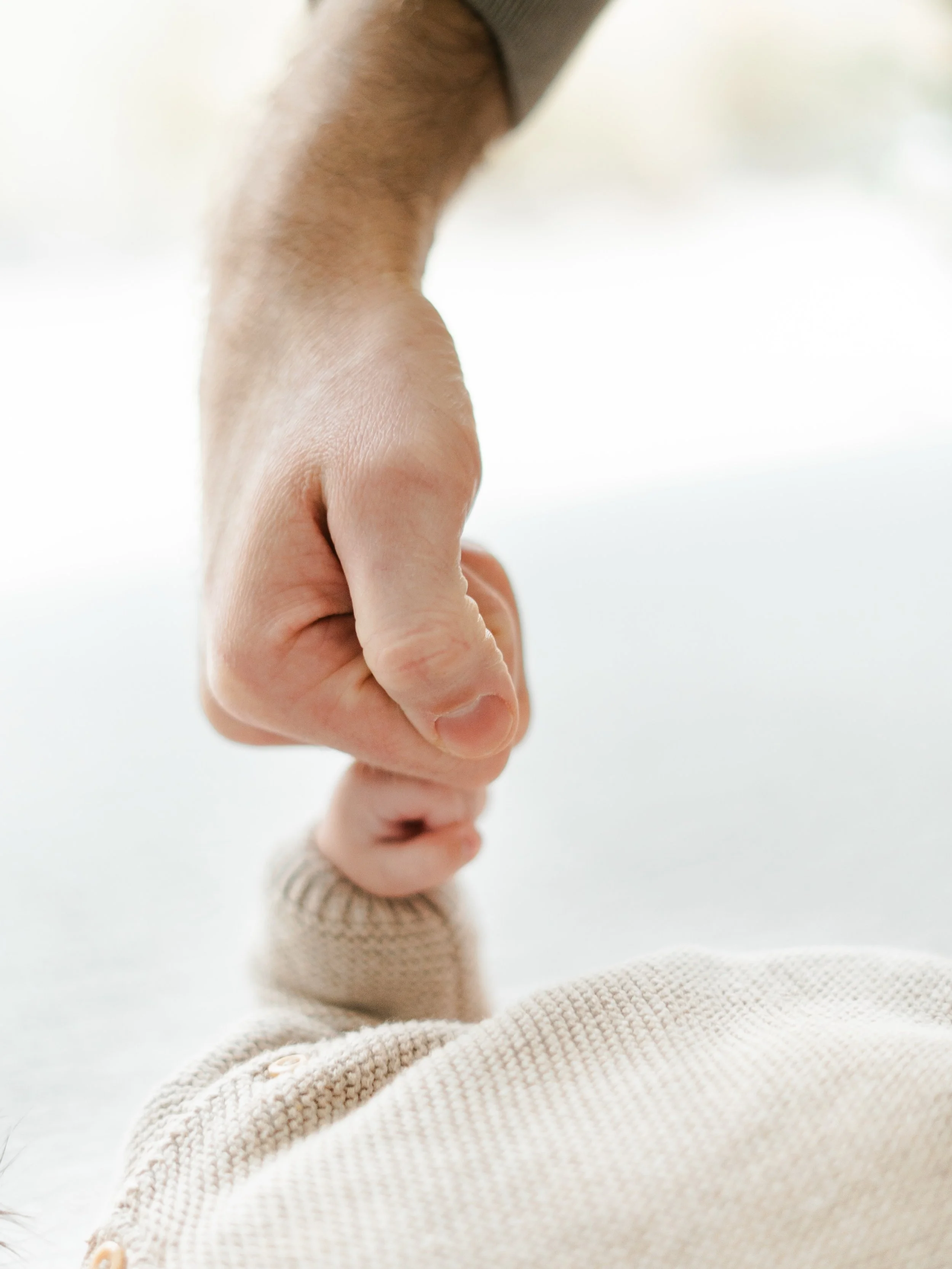 Tijdens een newbornshoot leg ik alle momentjes vast met jullie kleine lieve baby! Zo ook details zoals handjes, voetjes, het neusje en de oortjes. Wil jij een newbornshoot boeken? Stuur mij een berichtje. 💌

Wist je dat als je een zwangerschap en ne