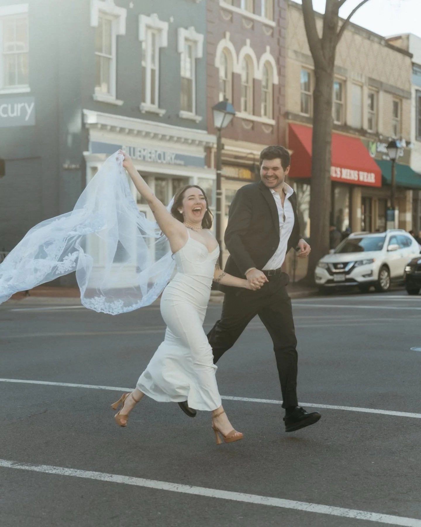 C + E 🤍
Running around Downtown Alexandria with these two felt like a real-life rom-com and I was HERE FOR IT 😭 The hand squeezes, the &ldquo;we just got married!!!&rdquo; energy, strangers stopping them to say congratulations&hellip; it was pure m