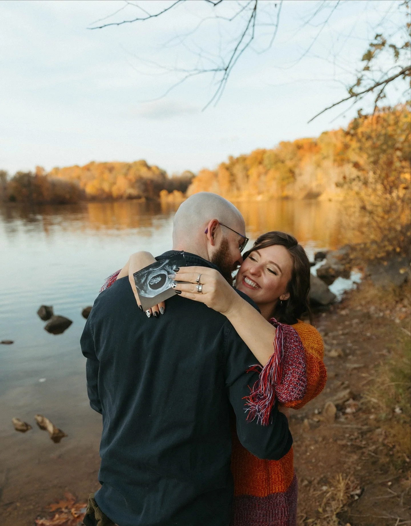 Brian and Tori are having a BABY! ✨ I&rsquo;m over the moon for these two and so honored they chose me to capture their sweet announcement 🧡 I absolutely can&rsquo;t wait for maternity photos next!
Fun fact: I hadn&rsquo;t been to this spot in ten y