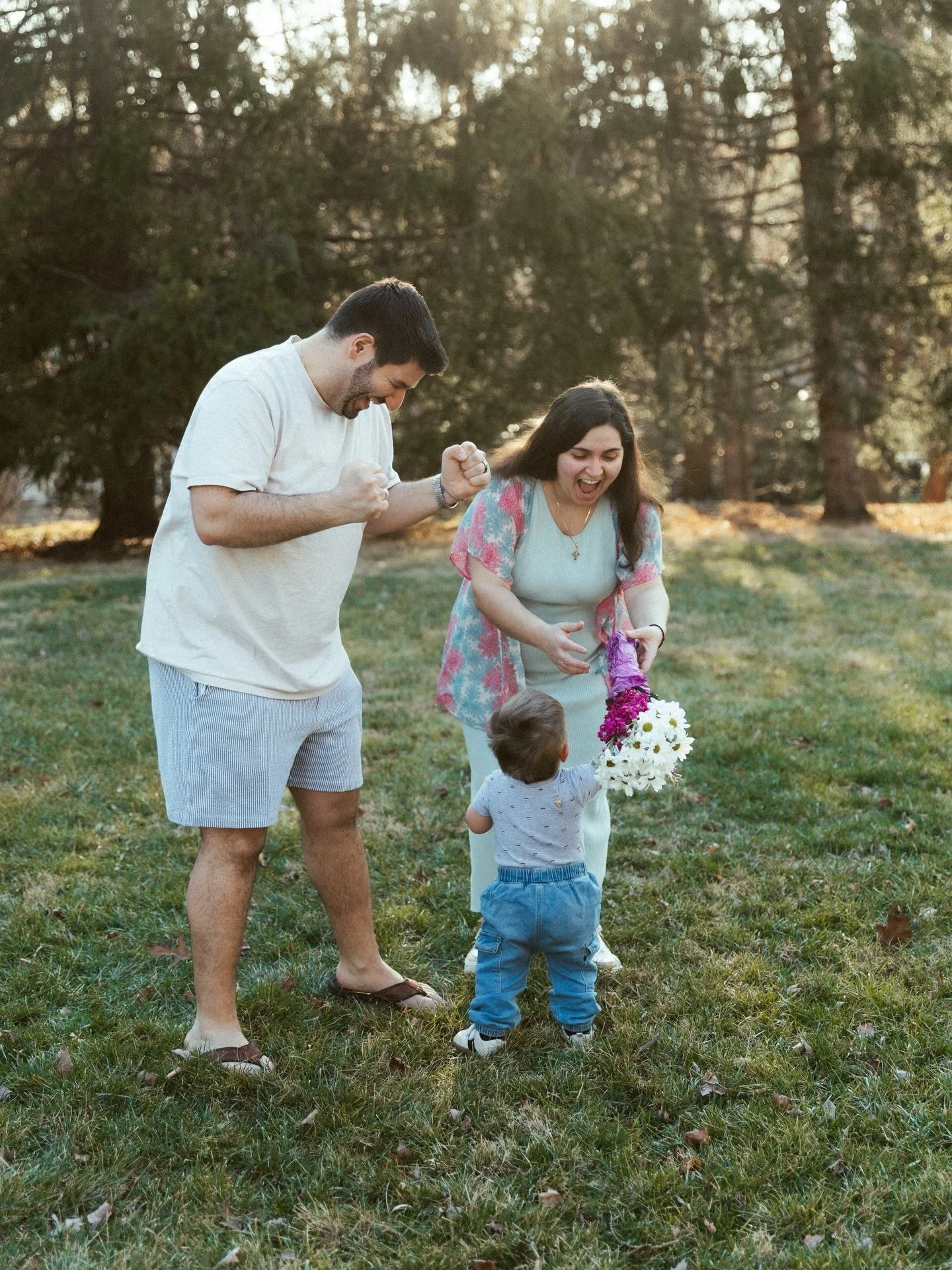 The macarons weren&rsquo;t the only sweet thing at this gender reveal 🩵🩷 From the most beautiful (and honestly, BEST) macarons to the moment everyone had been waiting for. This one was full of so much love. But the real highlight? Angelo proudly sh