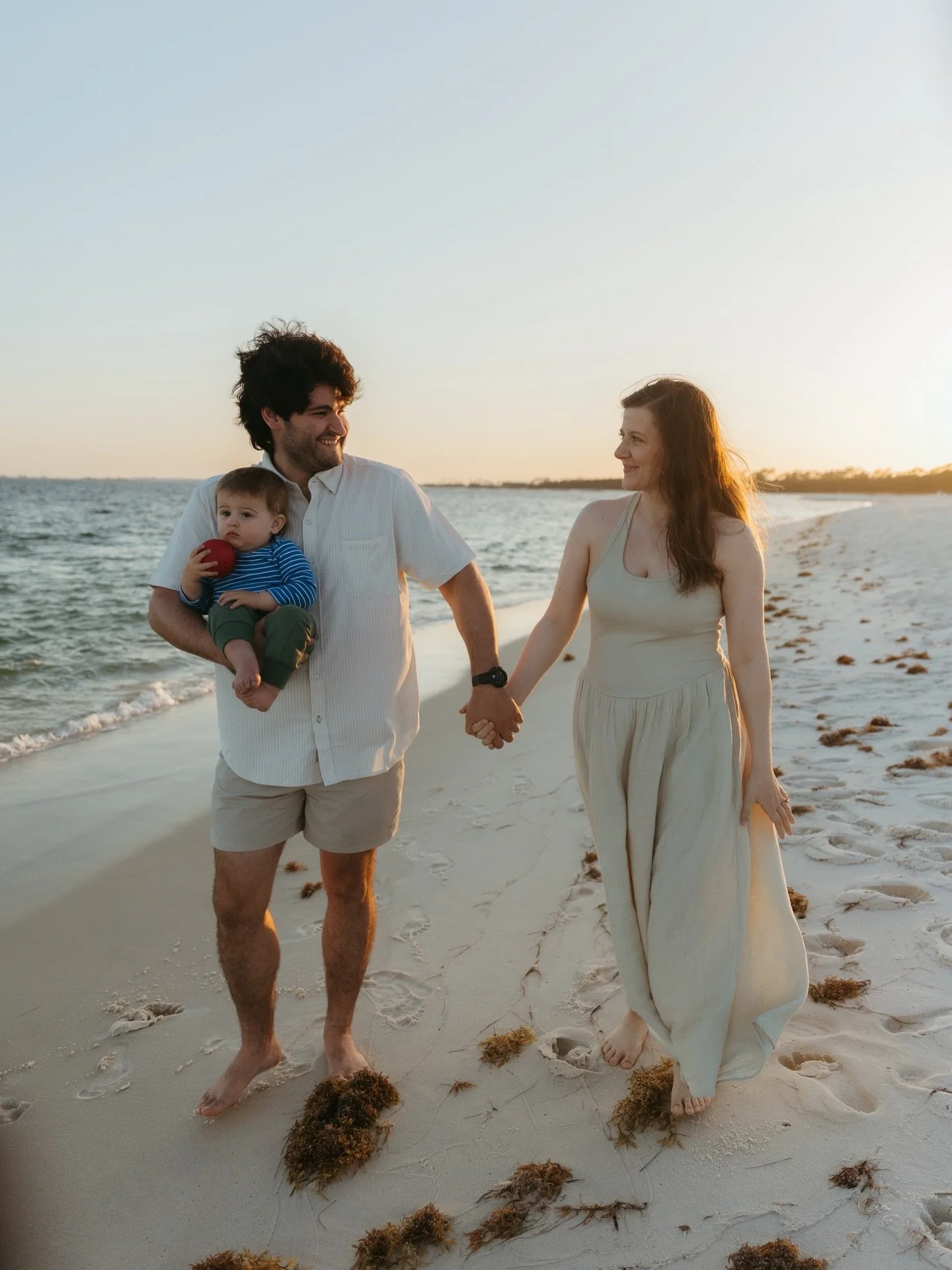 I can&rsquo;t stop thinking about these with Phillip 🥹 the sand wasn&rsquo;t his favorite at first, but being with mom and dad was. That&rsquo;s the beauty of a beach session&hellip; it doesn&rsquo;t have to be posed, just real moments and a fun tim
