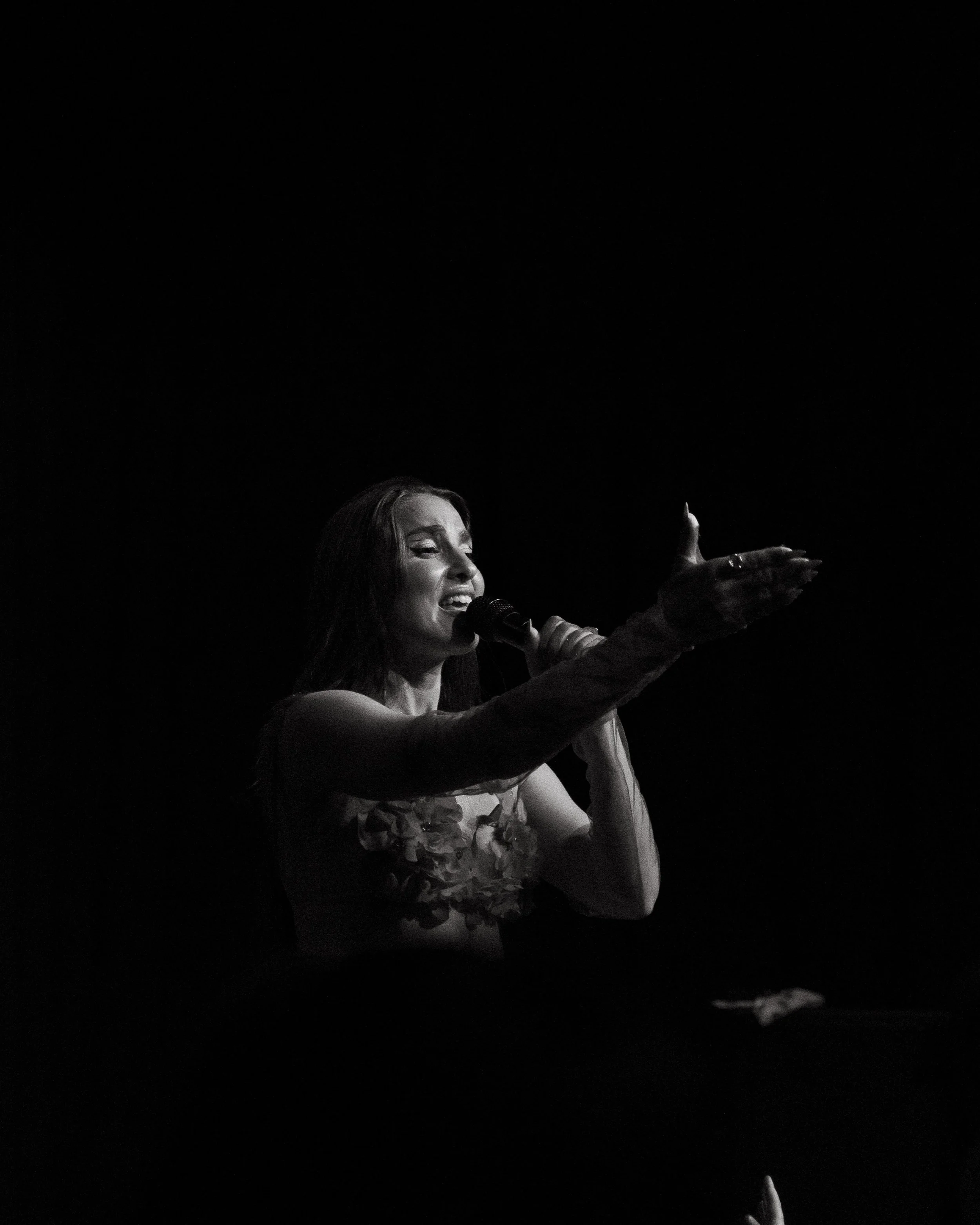 I had the opportunity to photograph @evangelia and @stolarmusic during her first concert in DC!! So so blessed and thankful for opportunities like this especially with my own parea! ❤️ @yannimetallinos did an AMAZING job with her hair! 

.
.
.
.
.
.
