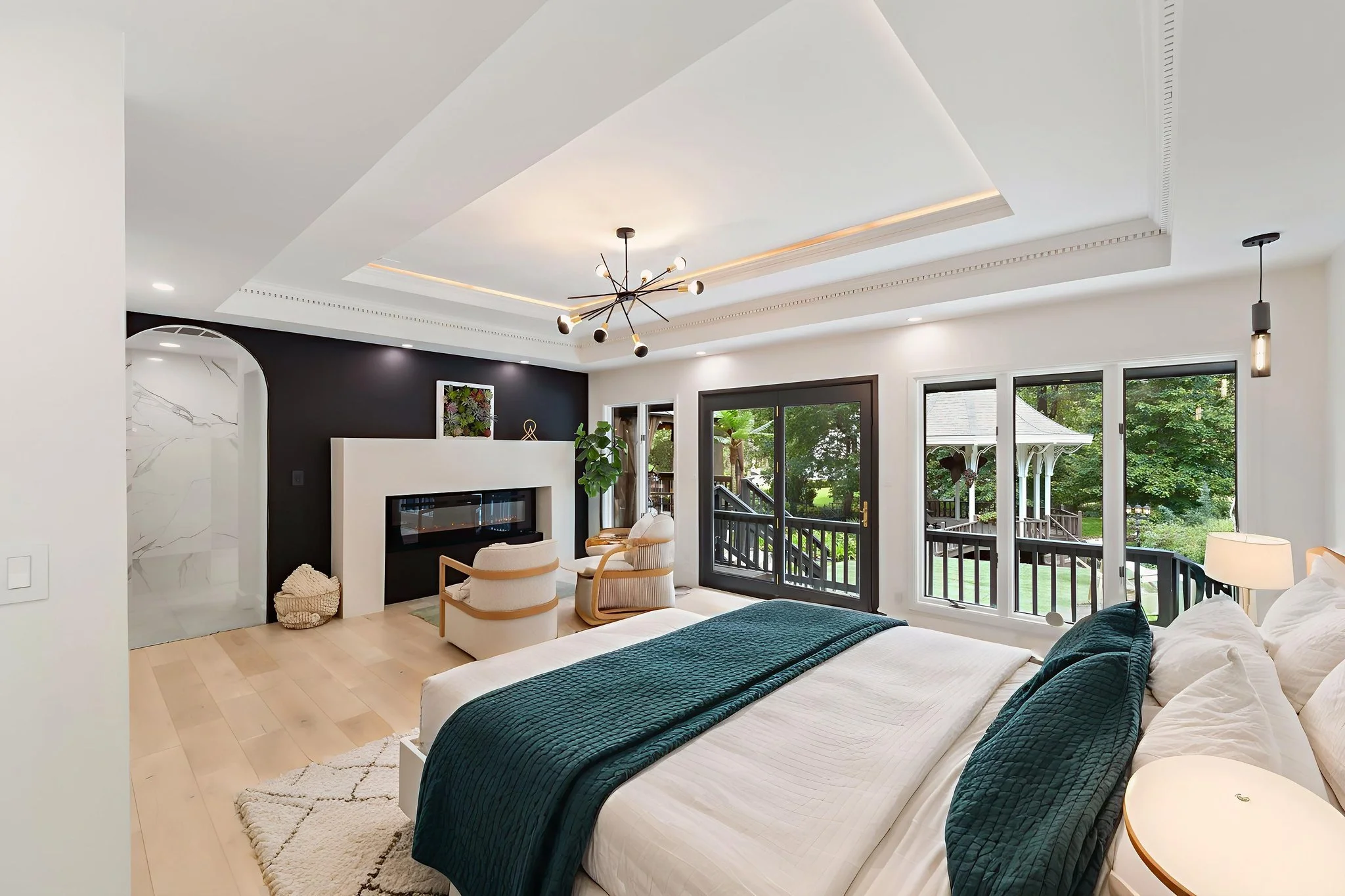 25-web-or-mls-DSC09681 virtually staged.jpeg