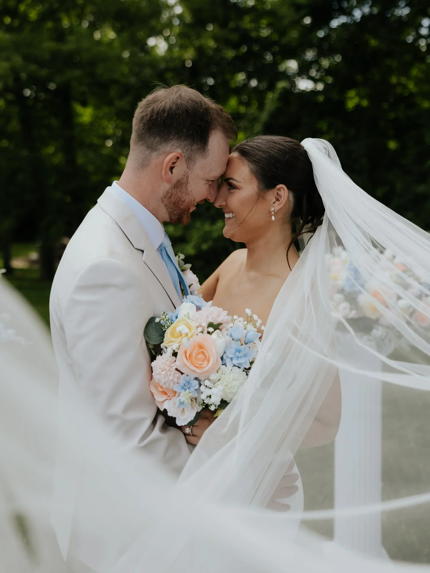 Tidbits of a summer night to remember 🩵

Planner: @wildmangoevents @trish.leighandcoevents 
Photo/Video: @honesthearts.photofilm @qkokkophotography 
Music: @buckeye_entertainment 
Catering: @hudsons_edge 
Cake: @nothingbundtcakes 
Hair: @avolabridal