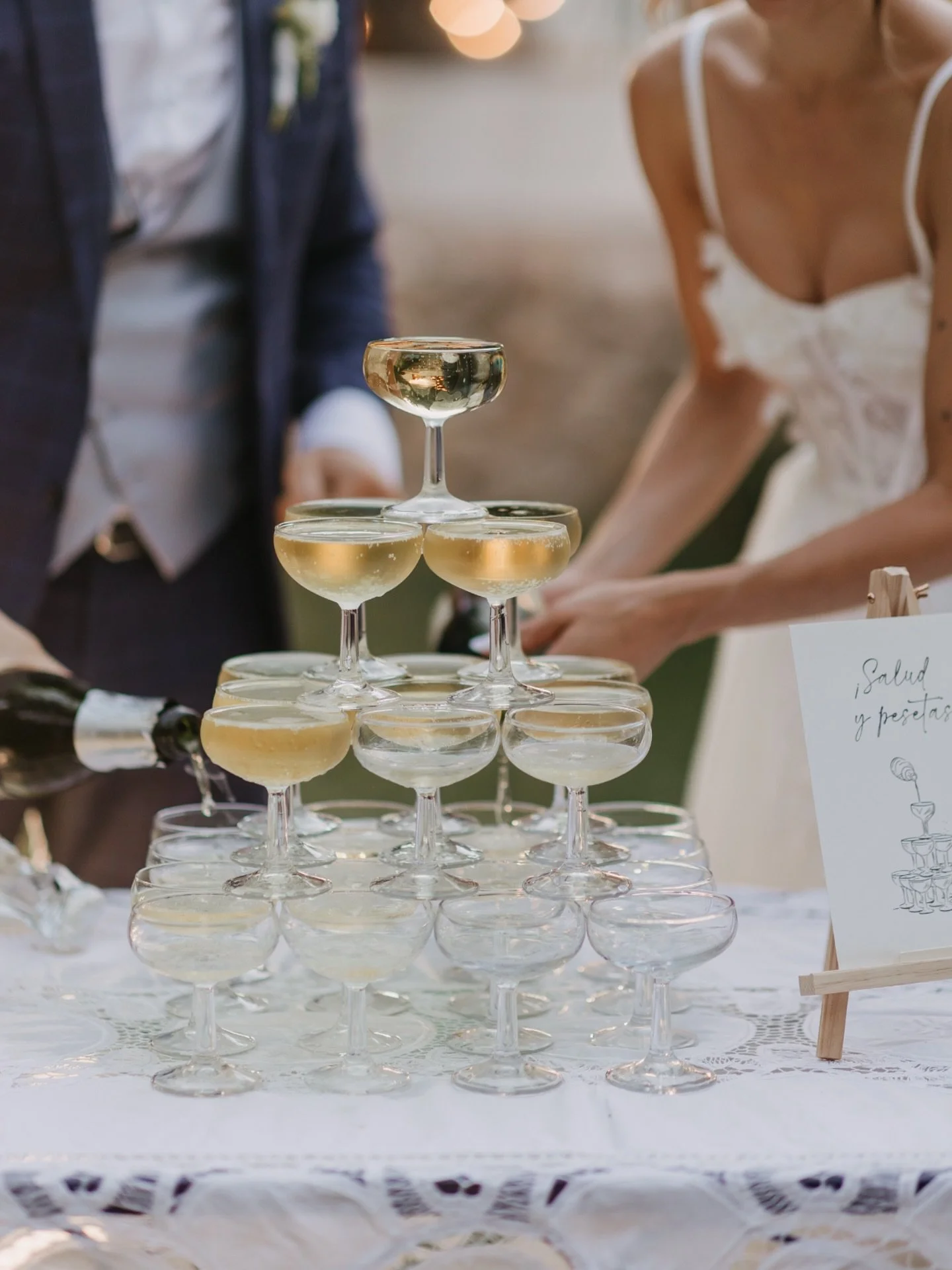 ✻ &iexcl;Brindemos a lo extraordinario ✧ 🥂

From the very first sparkle to the final toast of the night, a cava/champagne tower transforms any moment into pure magic. It&rsquo;s more than a drink &mdash; it&rsquo;s a show, a ritual, a memory in the 