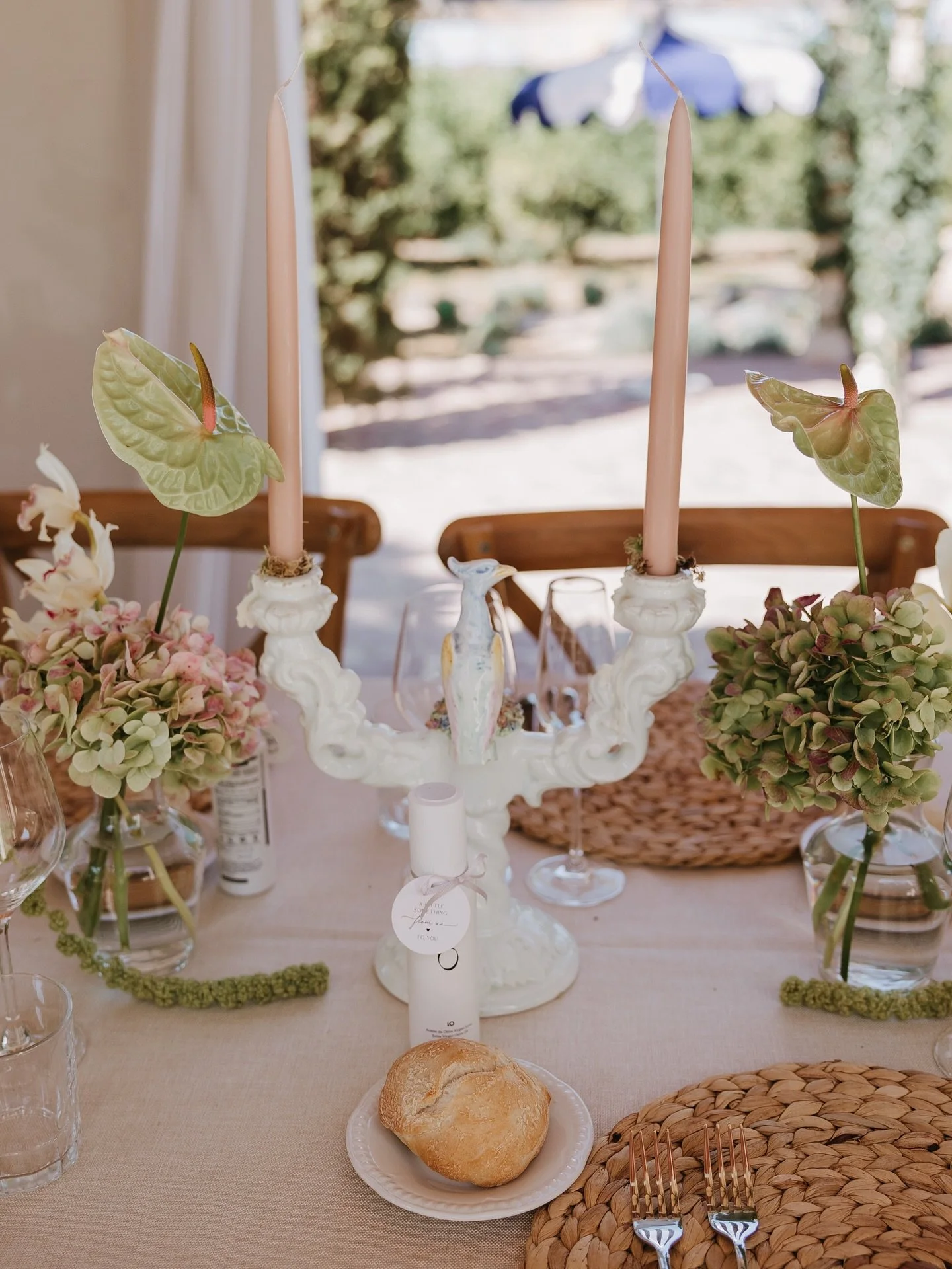 ✺ Designing beautiful wedding tablescapes is always one of our greatest joys. 🍇🍋

For this celebration, we paired locally sourced fruits &mdash; grapes, figs, and lemons &mdash; with hydrangeas, green anthuriums, and unique handmade ceramics create