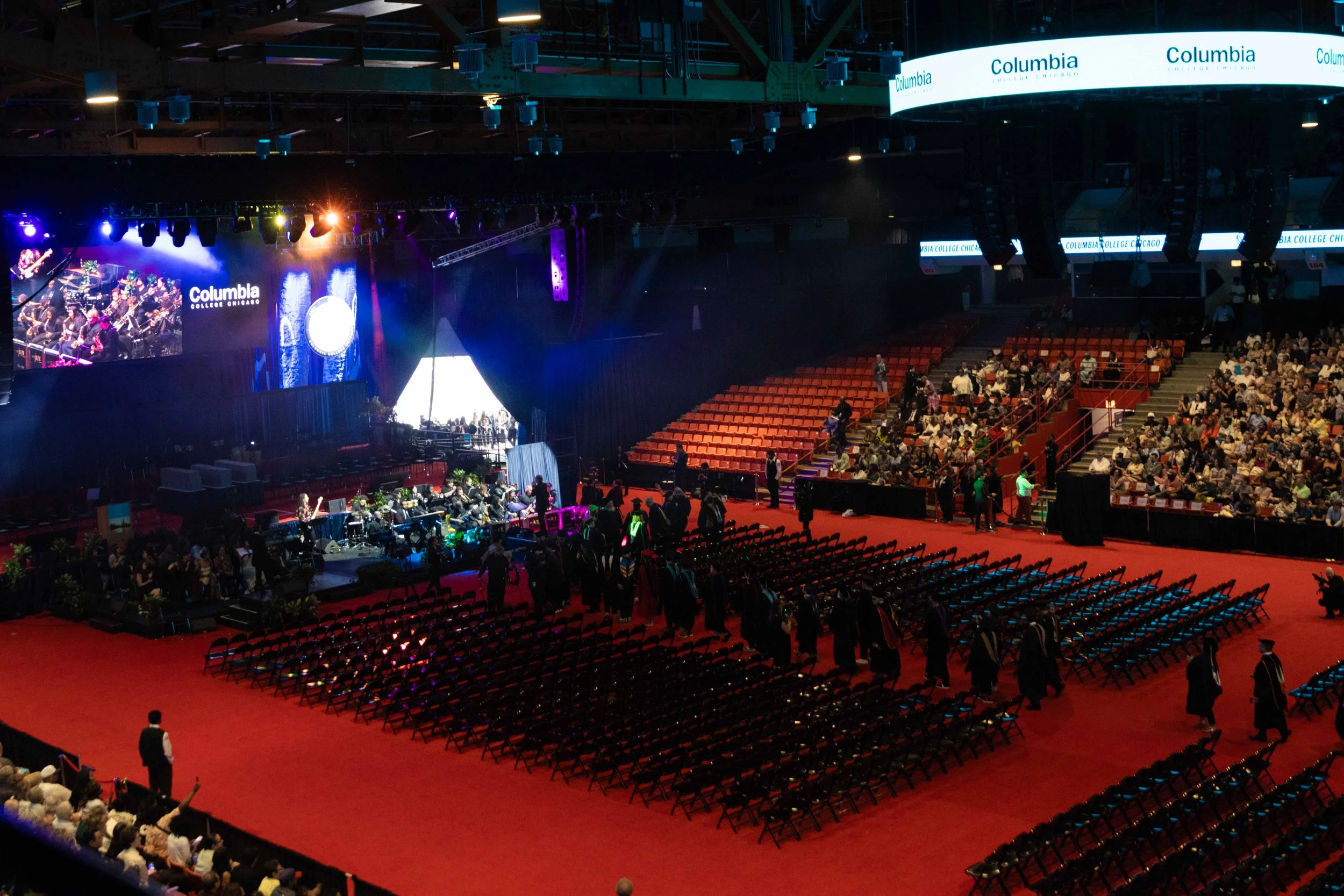Hernandez_Commencement_Outside220.jpg