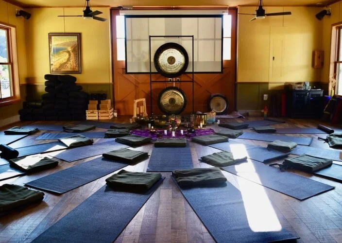 yoga_04-scaled-704x500.jpeg