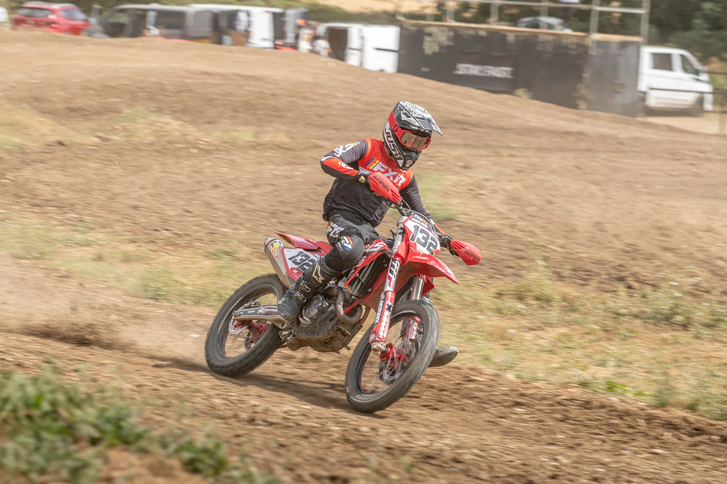 D85_5546.jpg