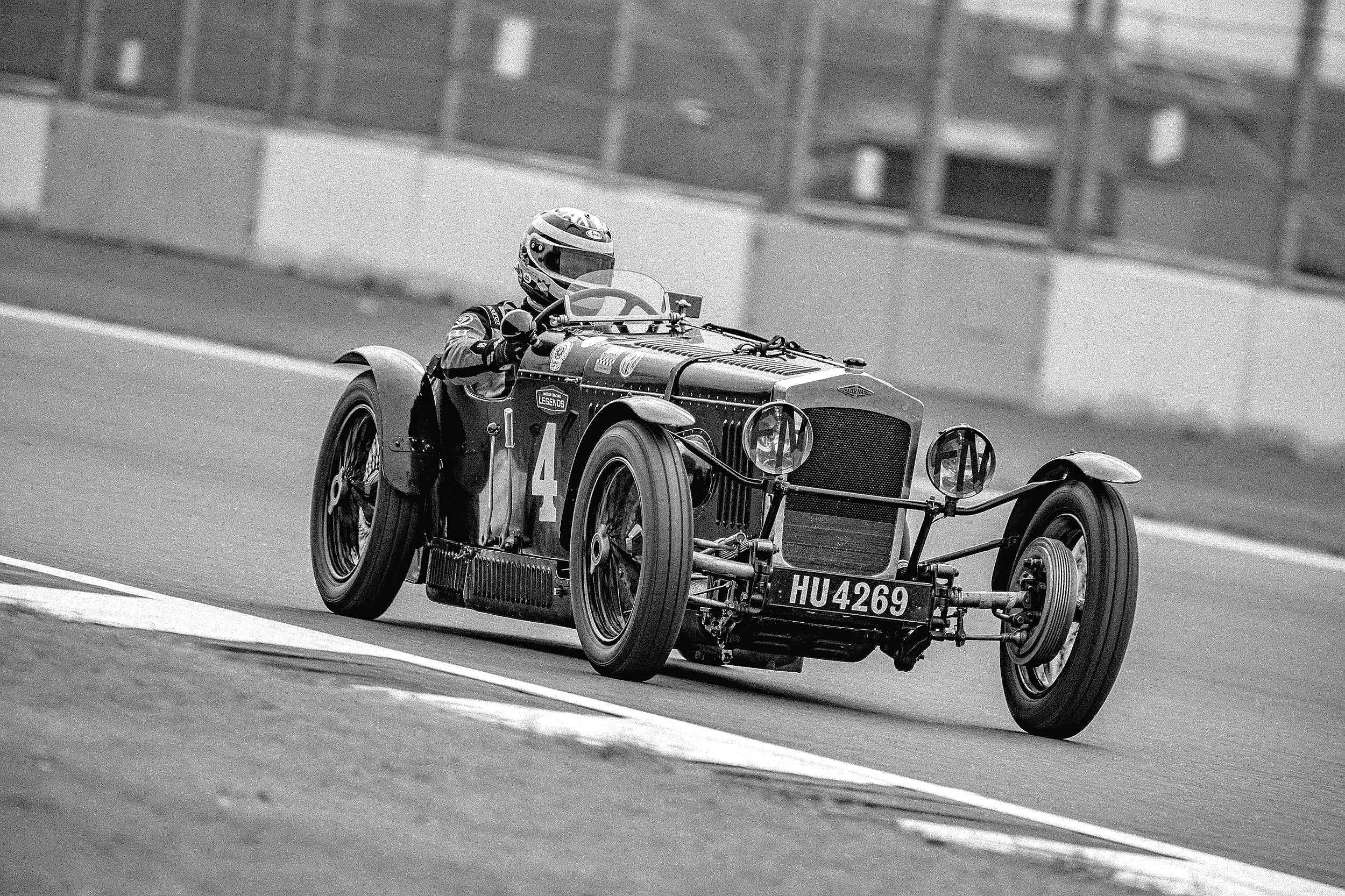 Motor Racing Legends 2025