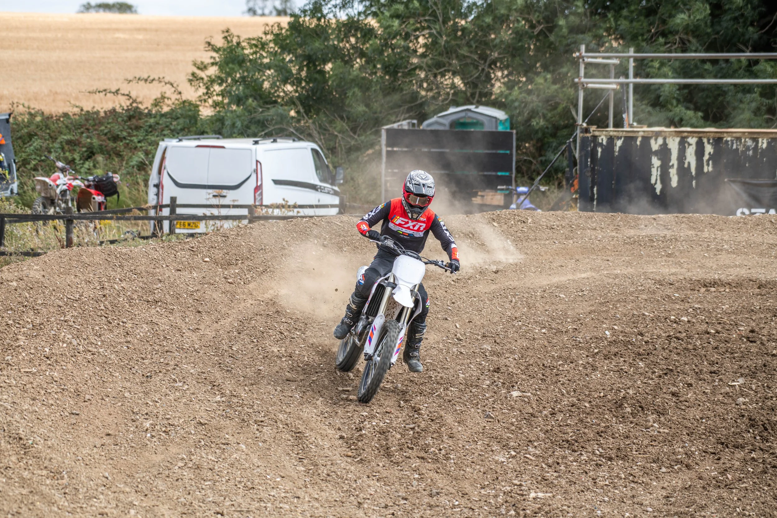 D85_5225.jpg