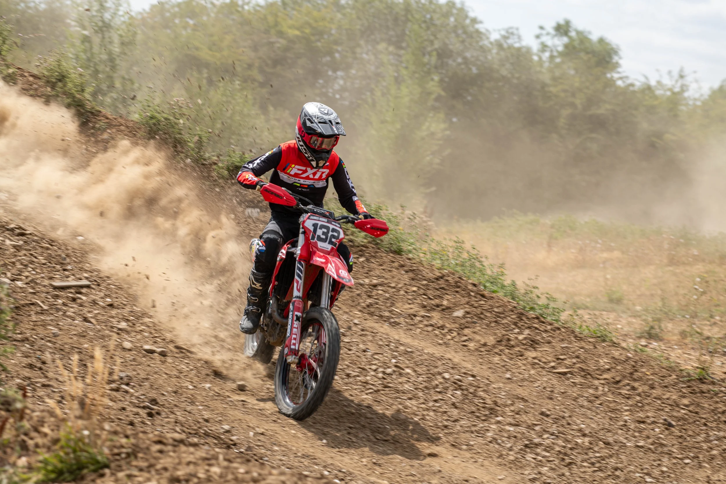 D85_5645.jpg