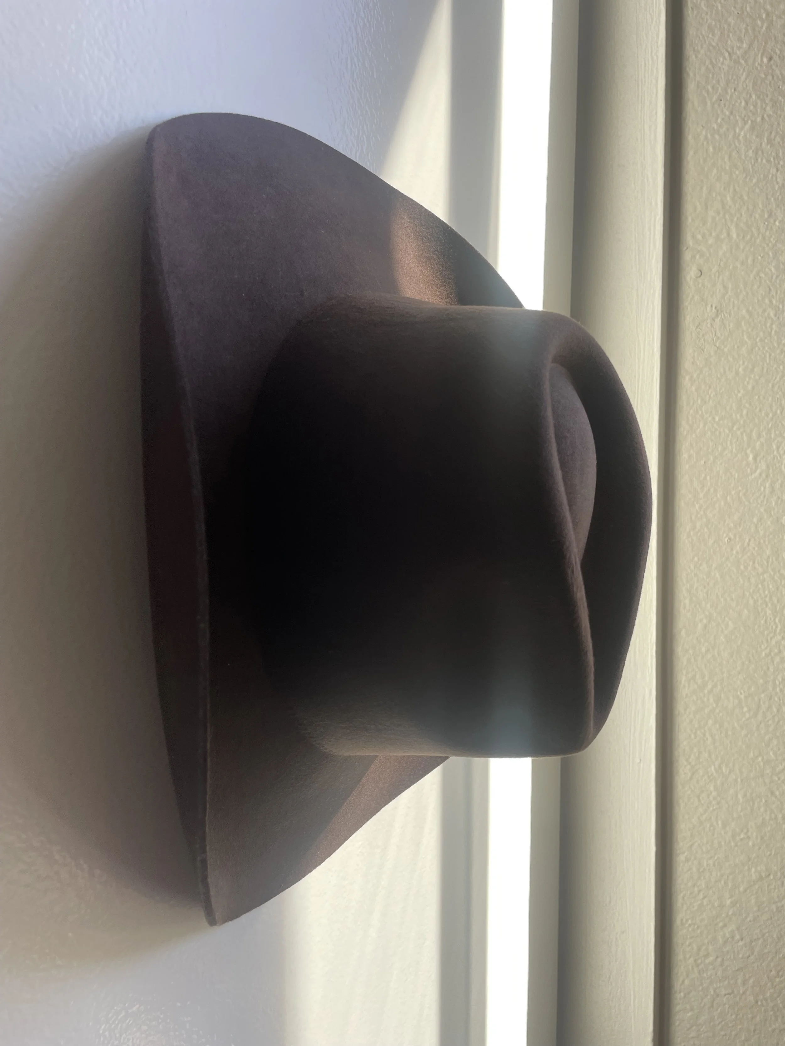 Pinch Front cowboy hat in chocolate brown