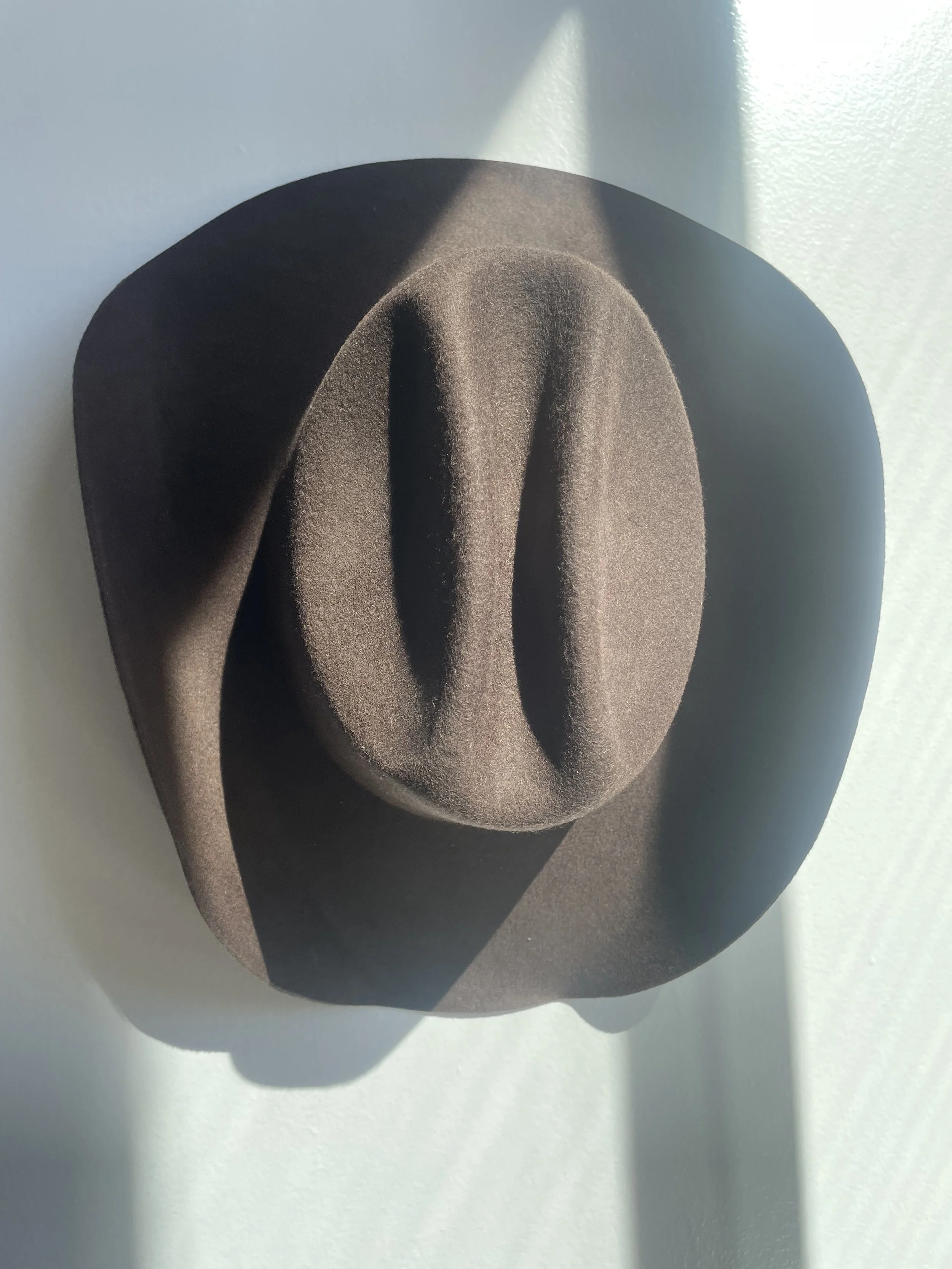 cattleman cowboy hat in chocolate brown