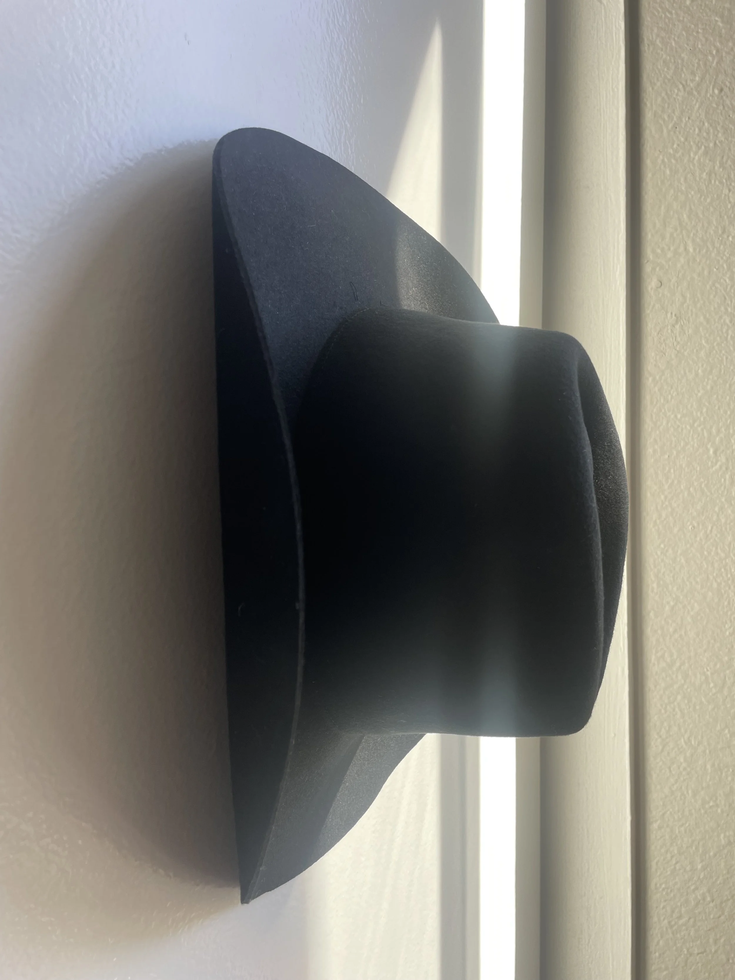 Pinch Front cowboy hat in black