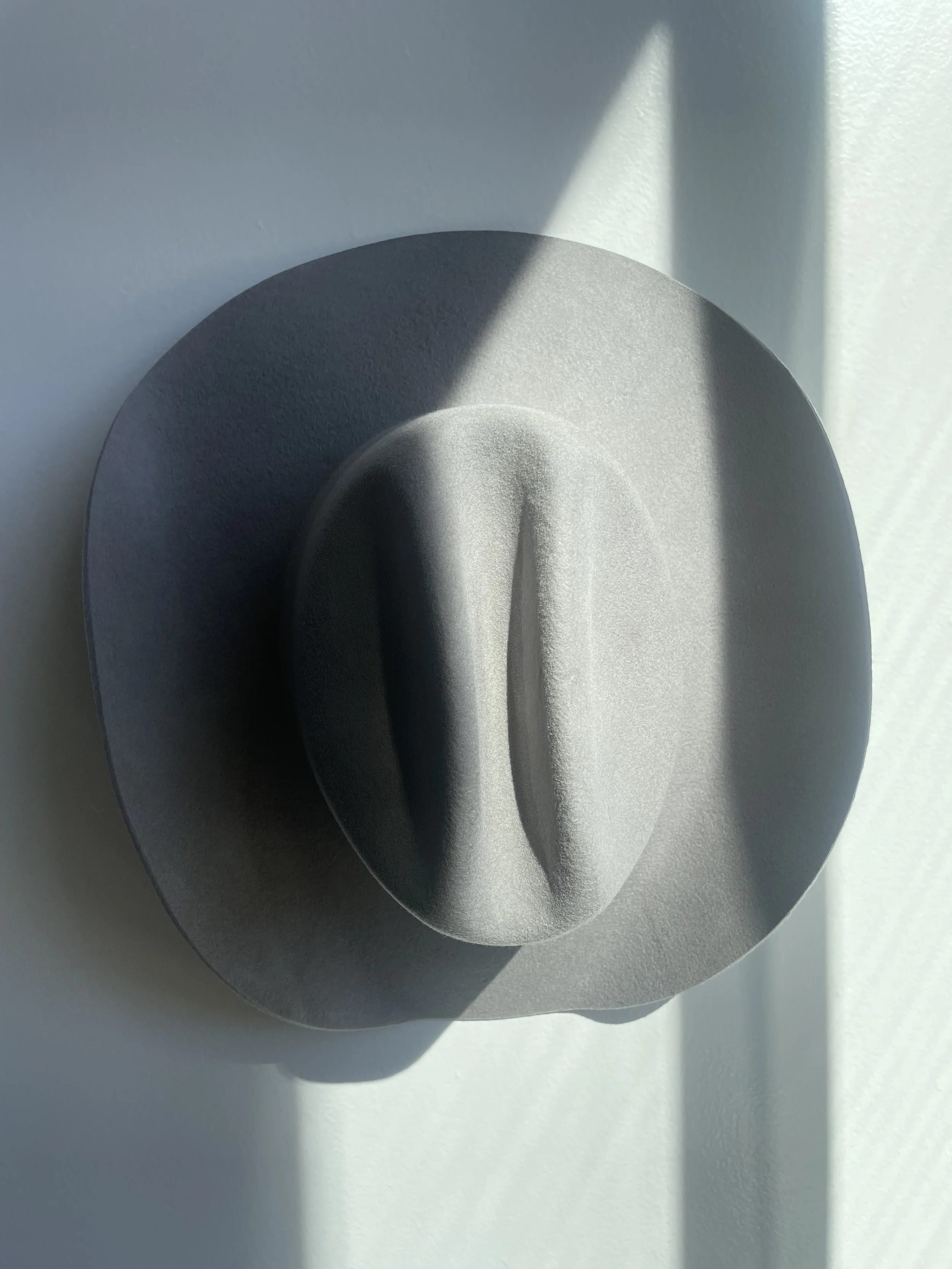 Cattleman cowboy hat in grey