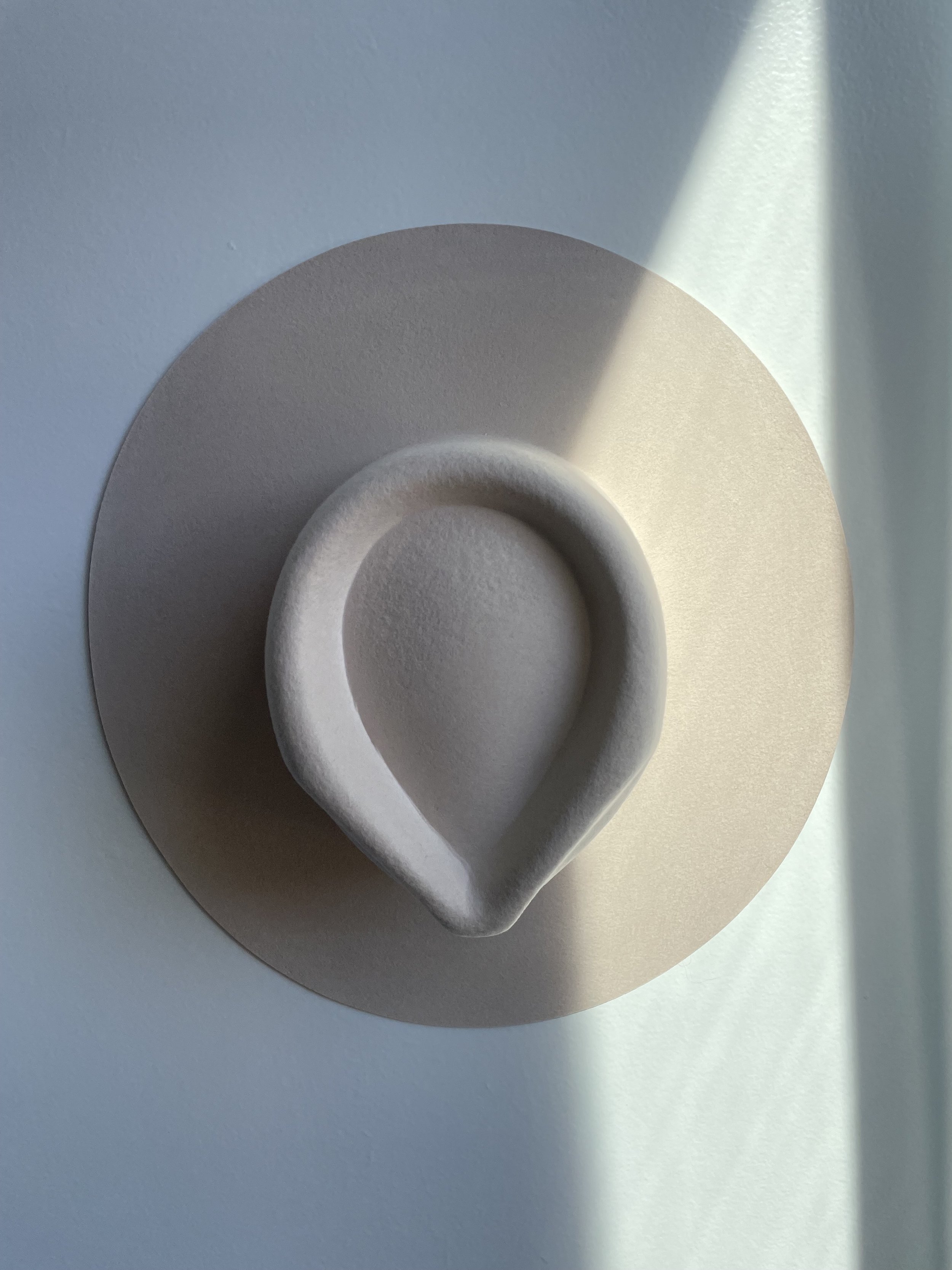 rancher cowboy hat in off white taupe