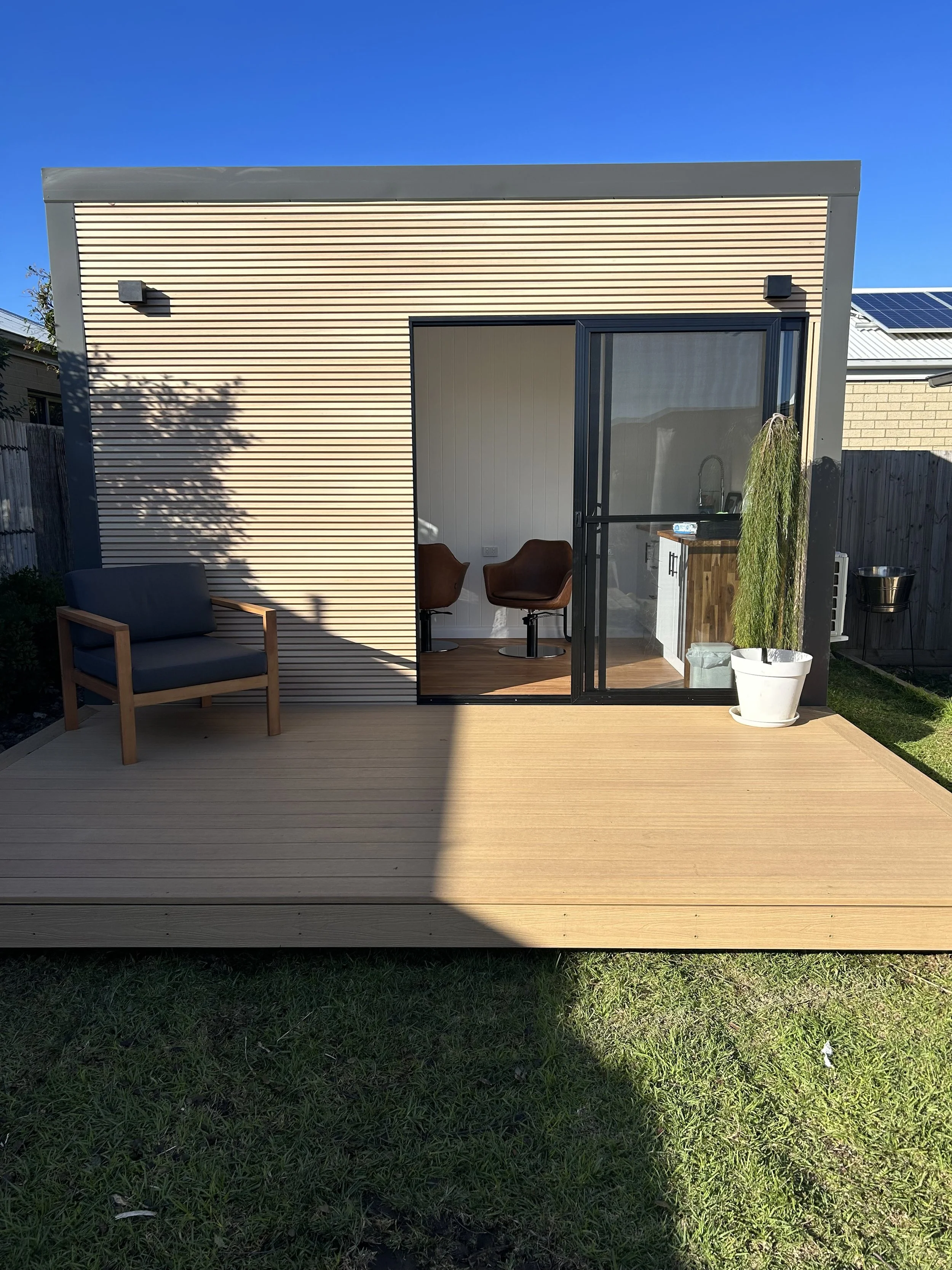 Salon Model Pod
