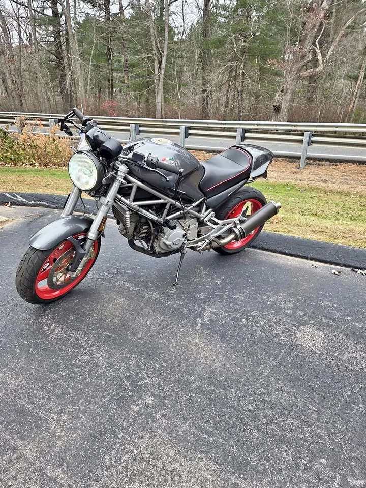 2002 Ducati 750