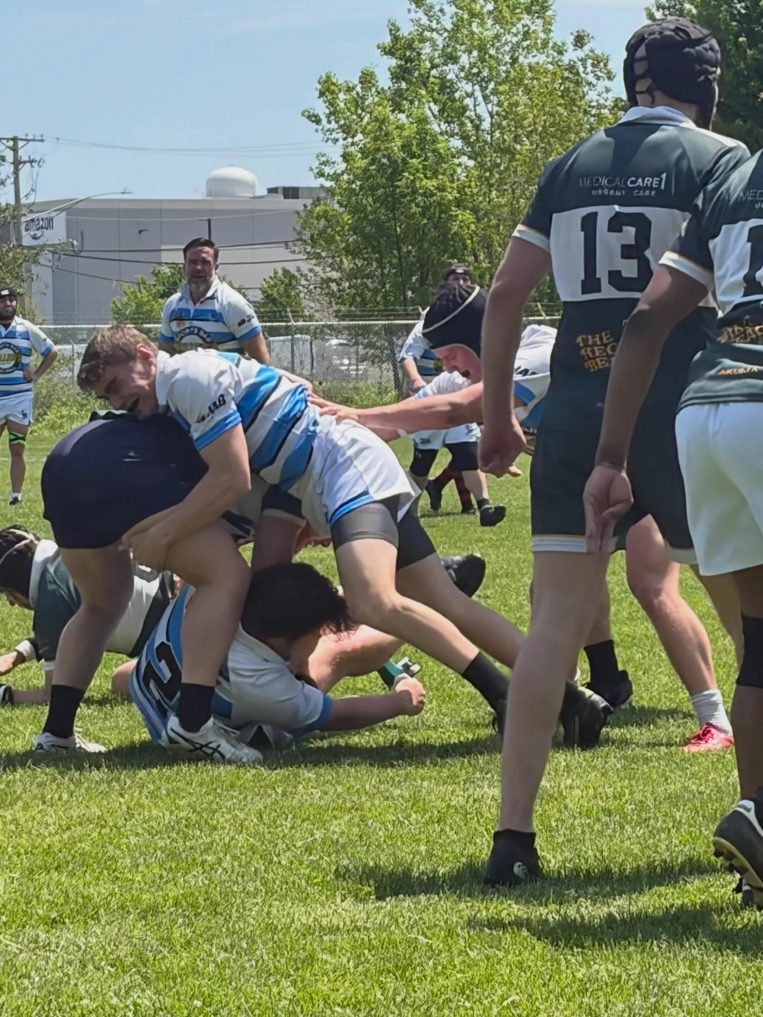 Northside&rsquo;s @eloi.grignon gives the best hugs on the team 

He&rsquo;ll hug you from any direction 

Probably because he&rsquo;s French

#northsiderugby #rugby #freehugs #jointheflock #honk
