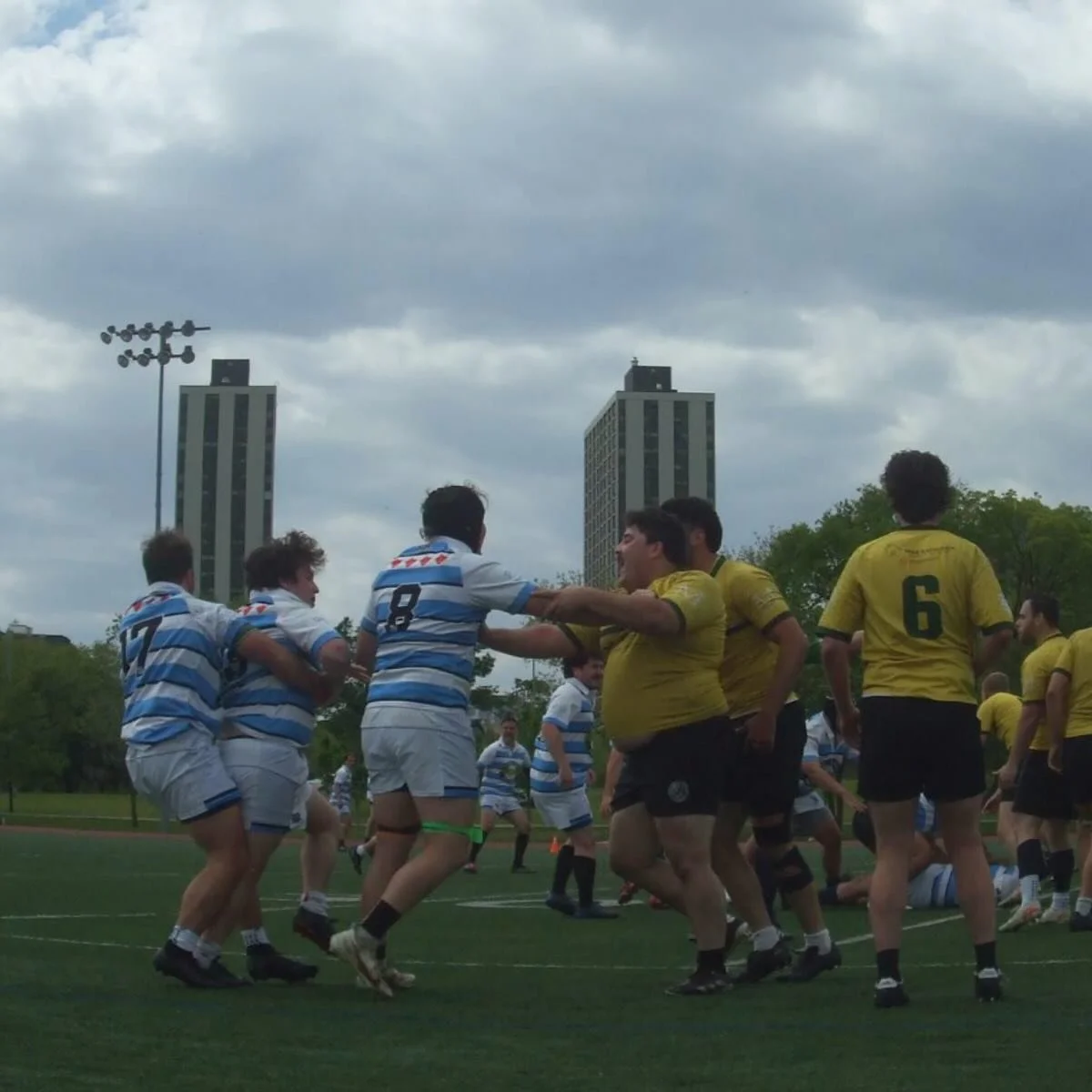 🥊 All in good fun!!! If you miss the rivalry of competitive sports, come engage in some shithousery with your local rugby club 💅

#northsiderugby #chicagorugby #jointheflock #rugby