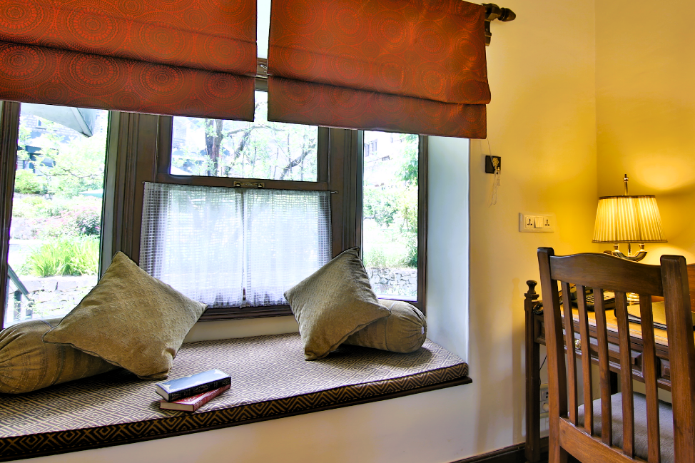 Cottage-Oriel-Window-Seat-Ground-Floor-1.png